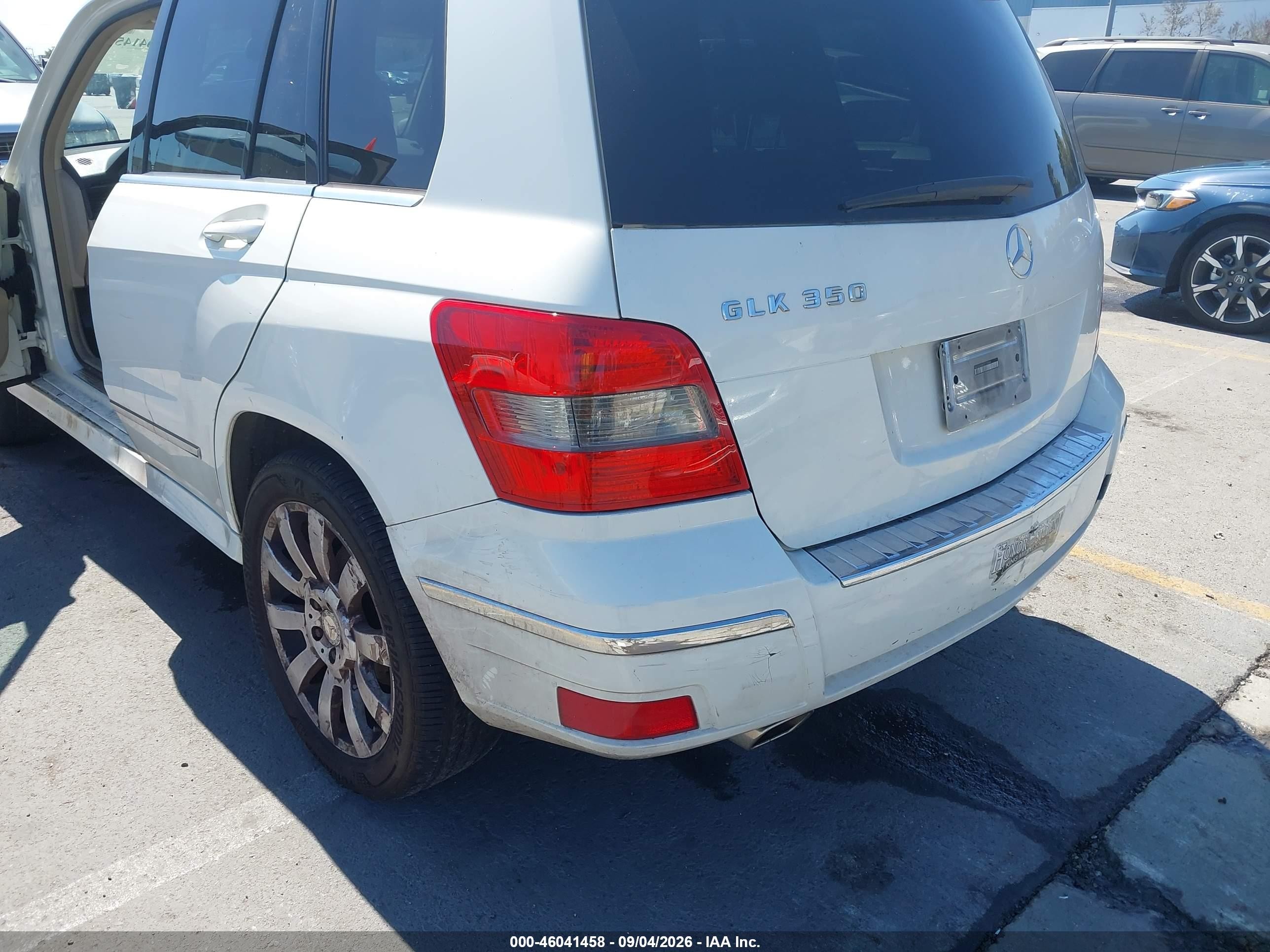 2012 Mercedes-benz Glk 350 White vin: WDCGG5GB3CF772664