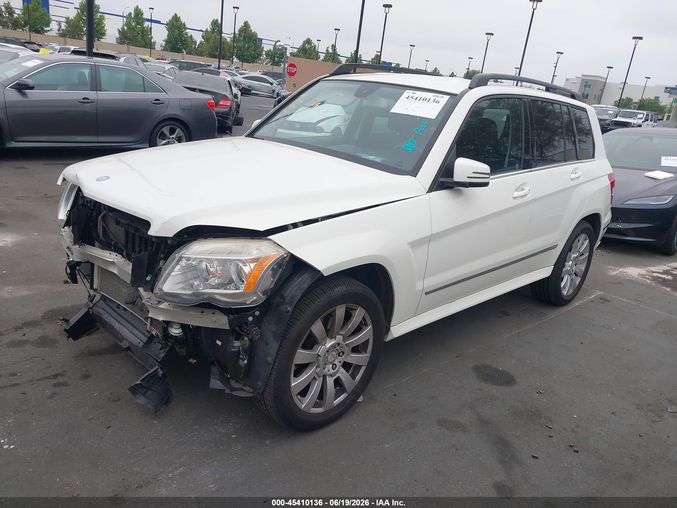 2012 Mercedes-benz Glk 350   White vin: WDCGG5GB3CF790775