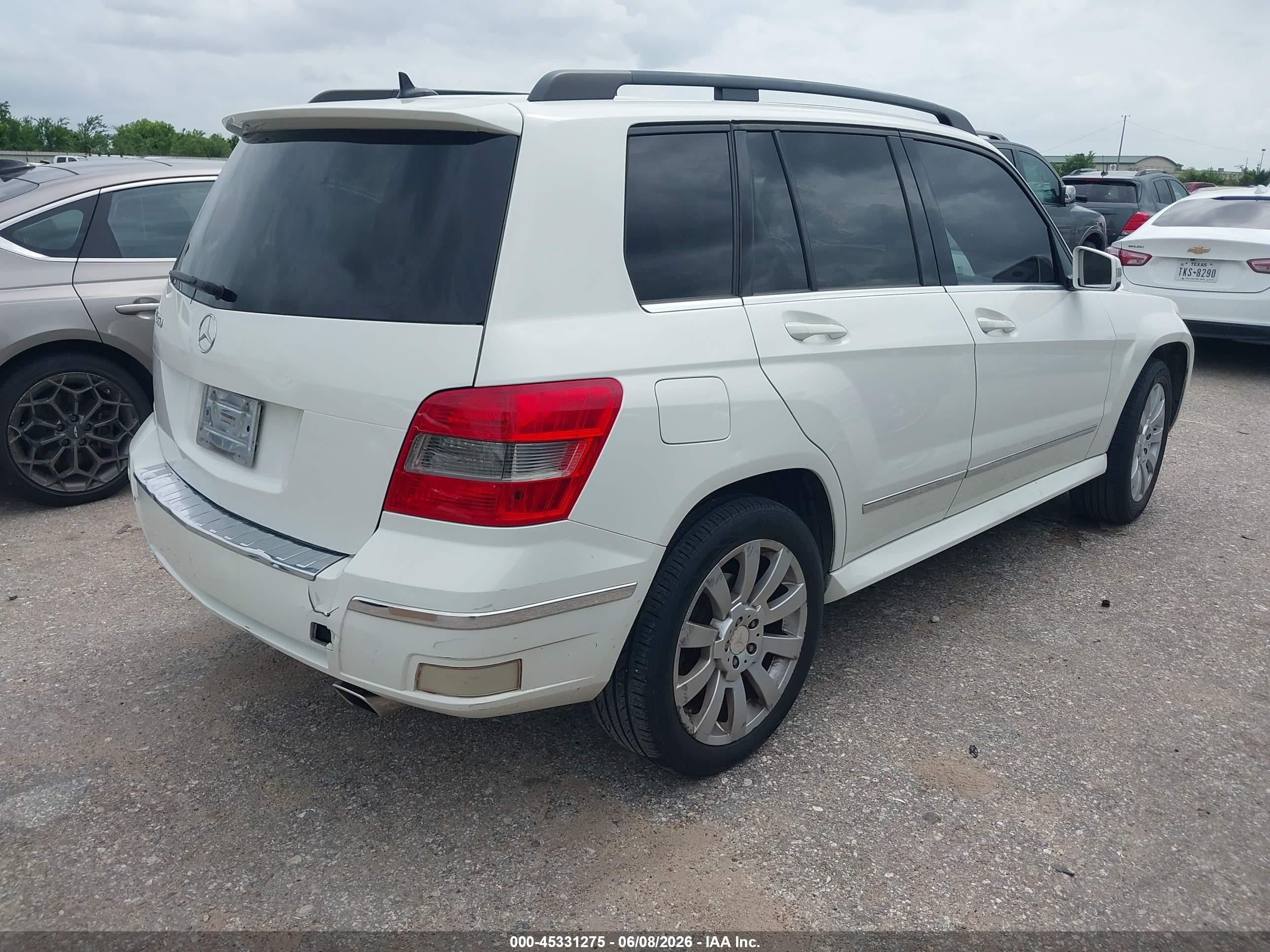 2010 Mercedes-benz Glk 350   White vin: WDCGG5GB4AF422327