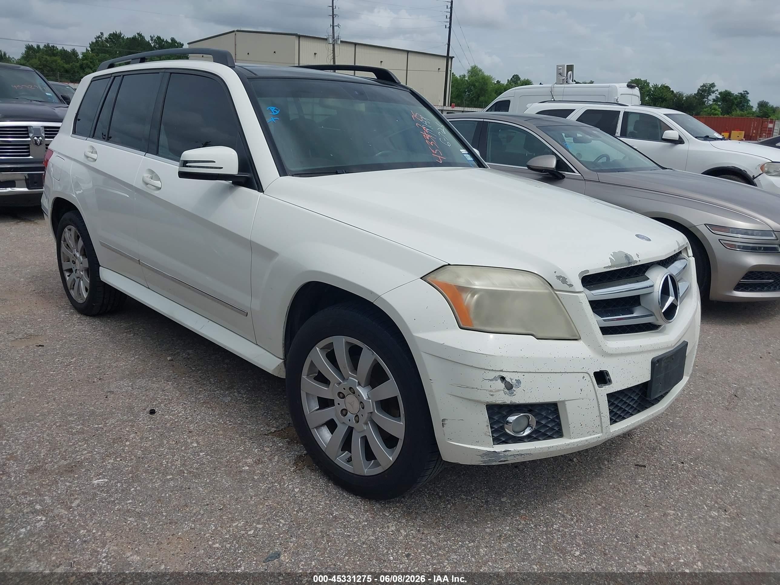 2010 Mercedes-benz Glk 350   White vin: WDCGG5GB4AF422327
