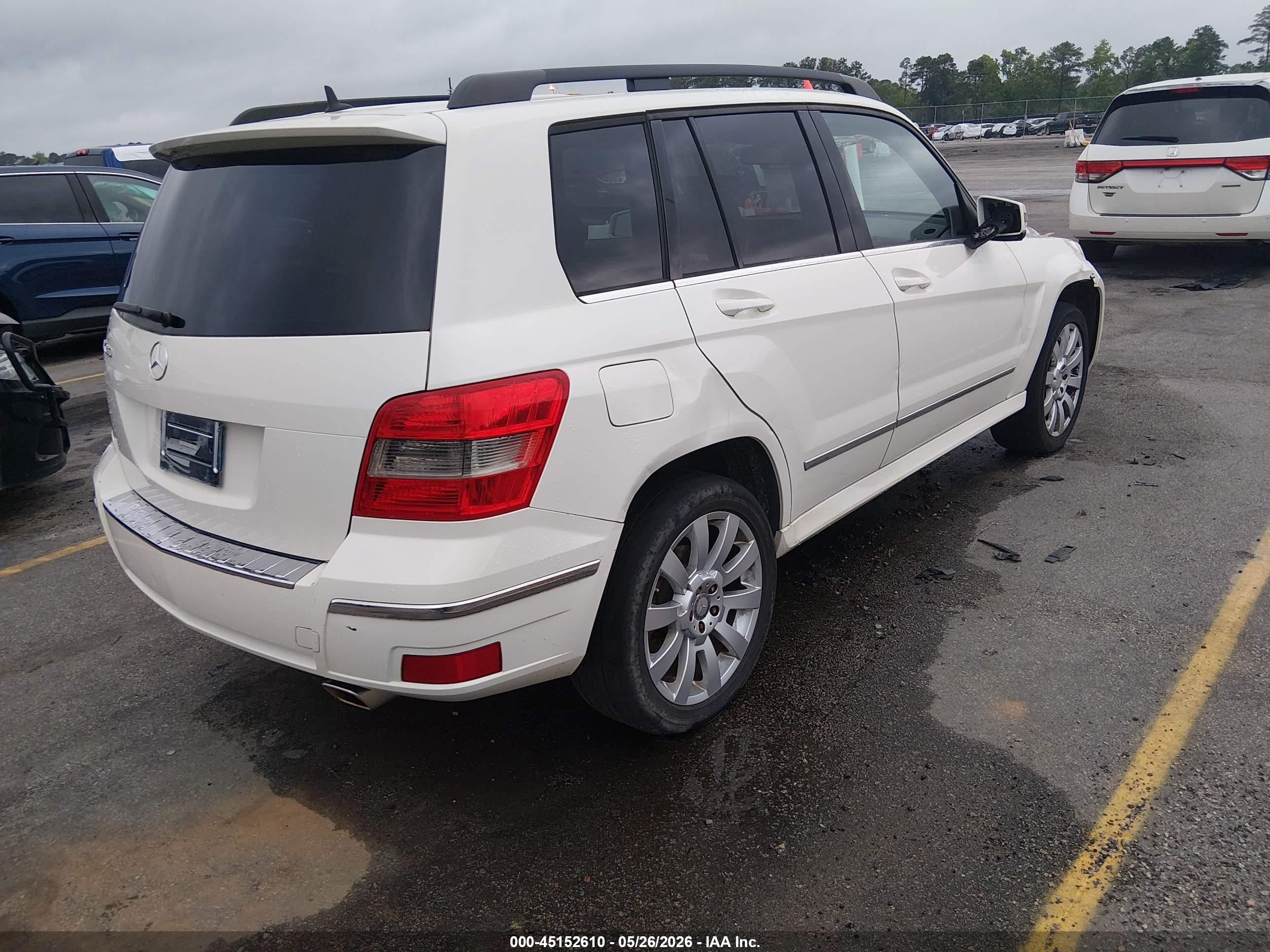 2012 Mercedes-benz Glk 350   White vin: WDCGG5GB4CF737891