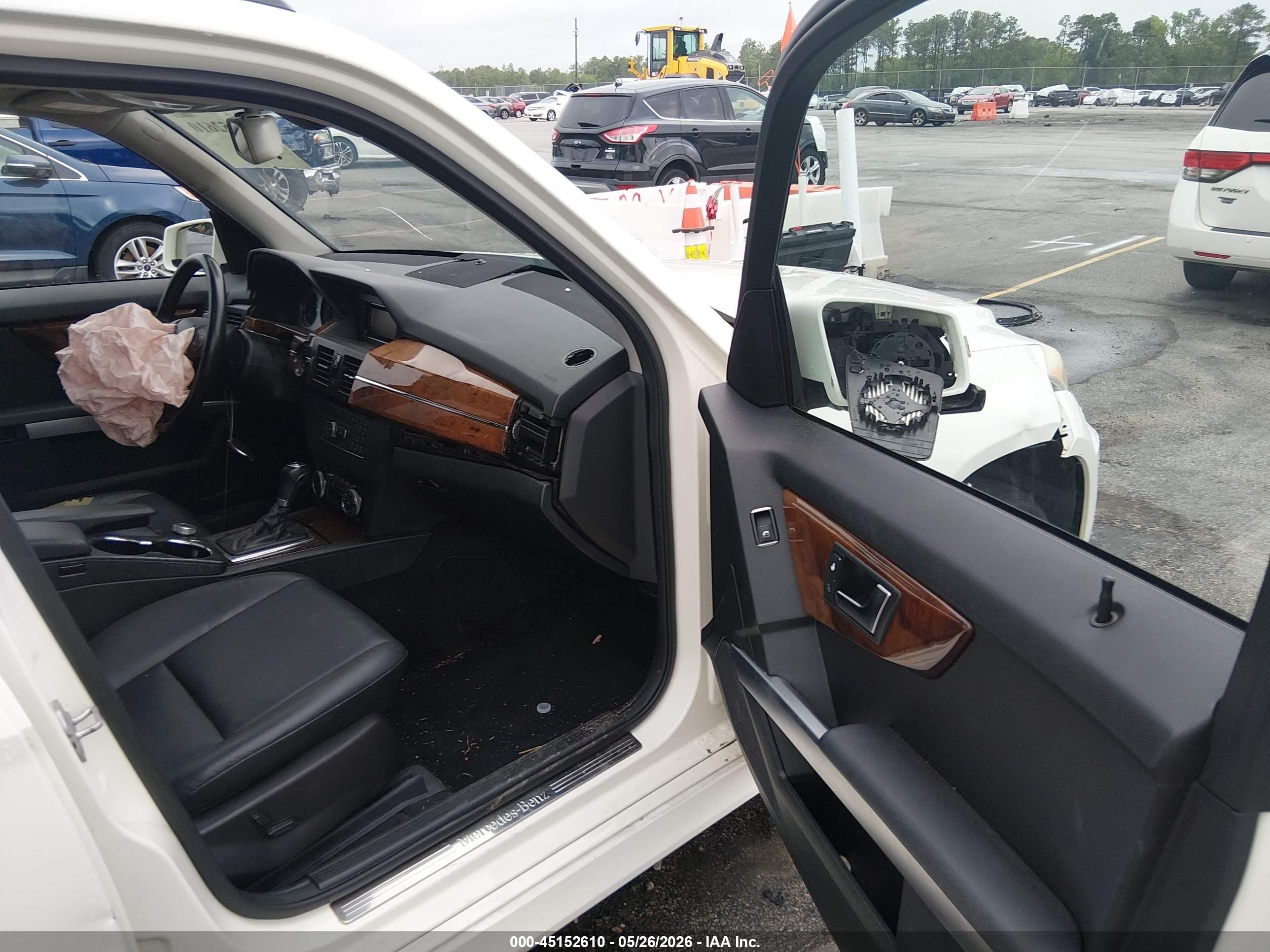 2012 Mercedes-benz Glk 350   White vin: WDCGG5GB4CF737891