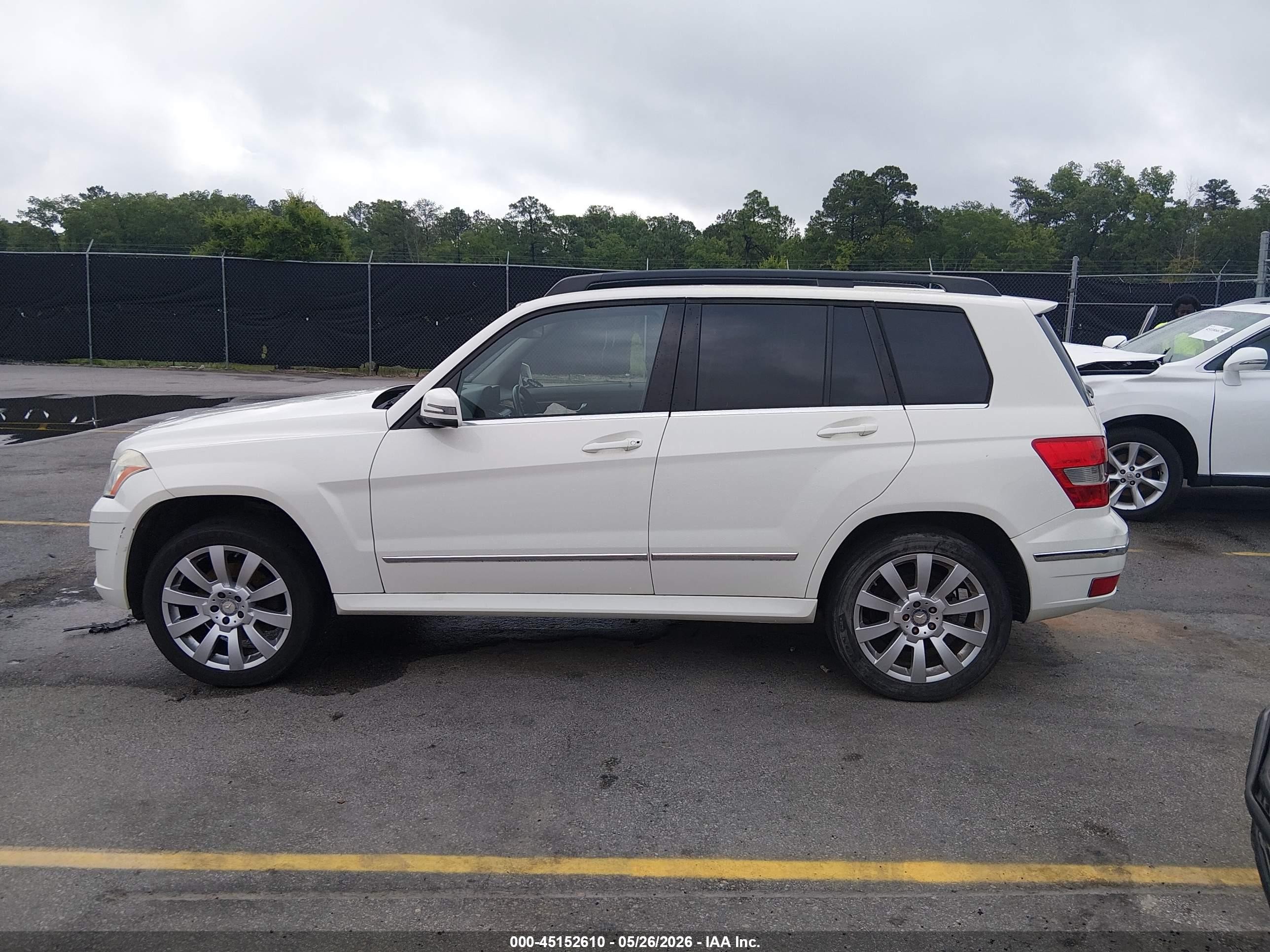 2012 Mercedes-benz Glk 350   White vin: WDCGG5GB4CF737891