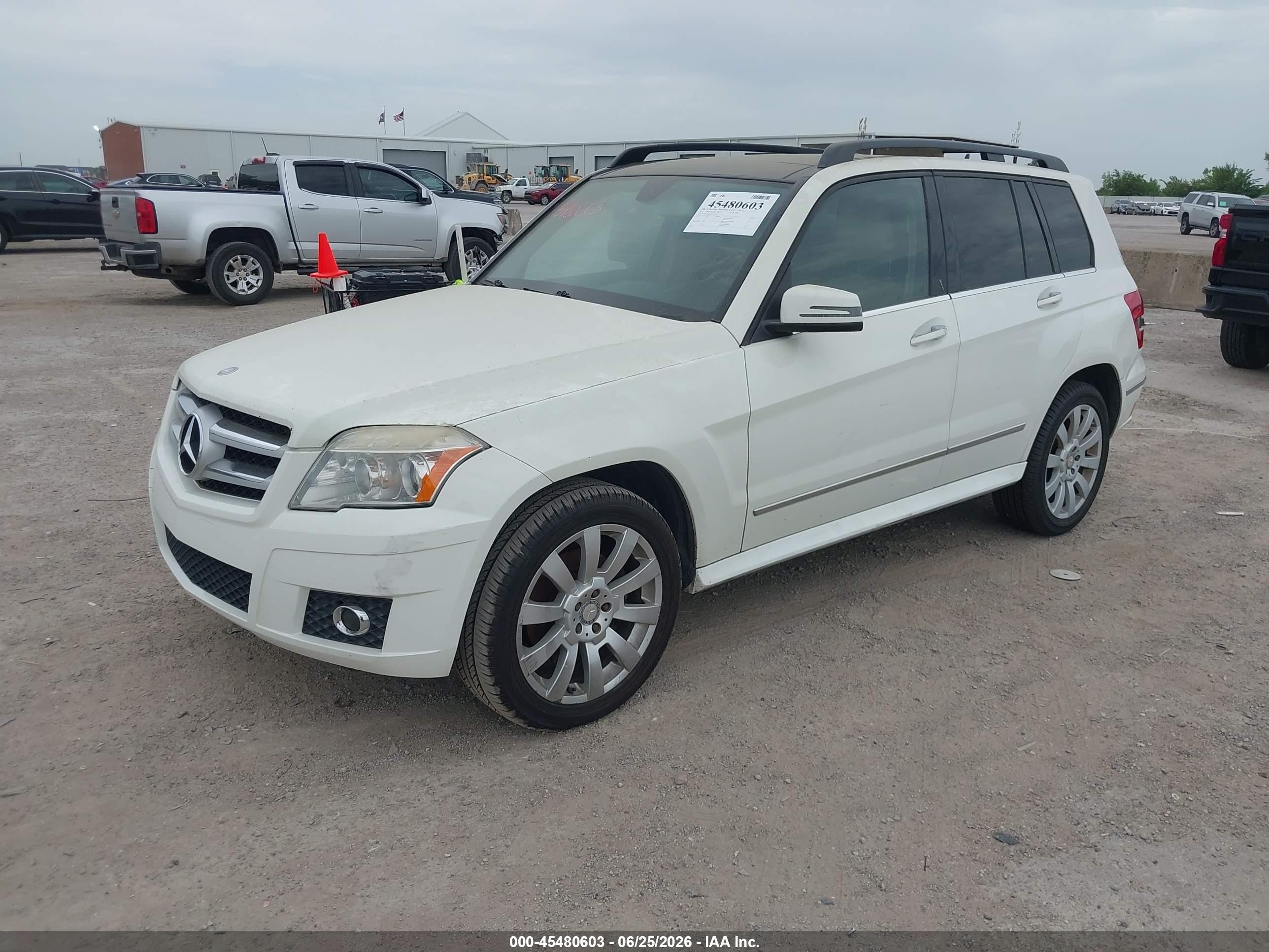 2012 Mercedes-benz Glk 350   White vin: WDCGG5GB4CF930249