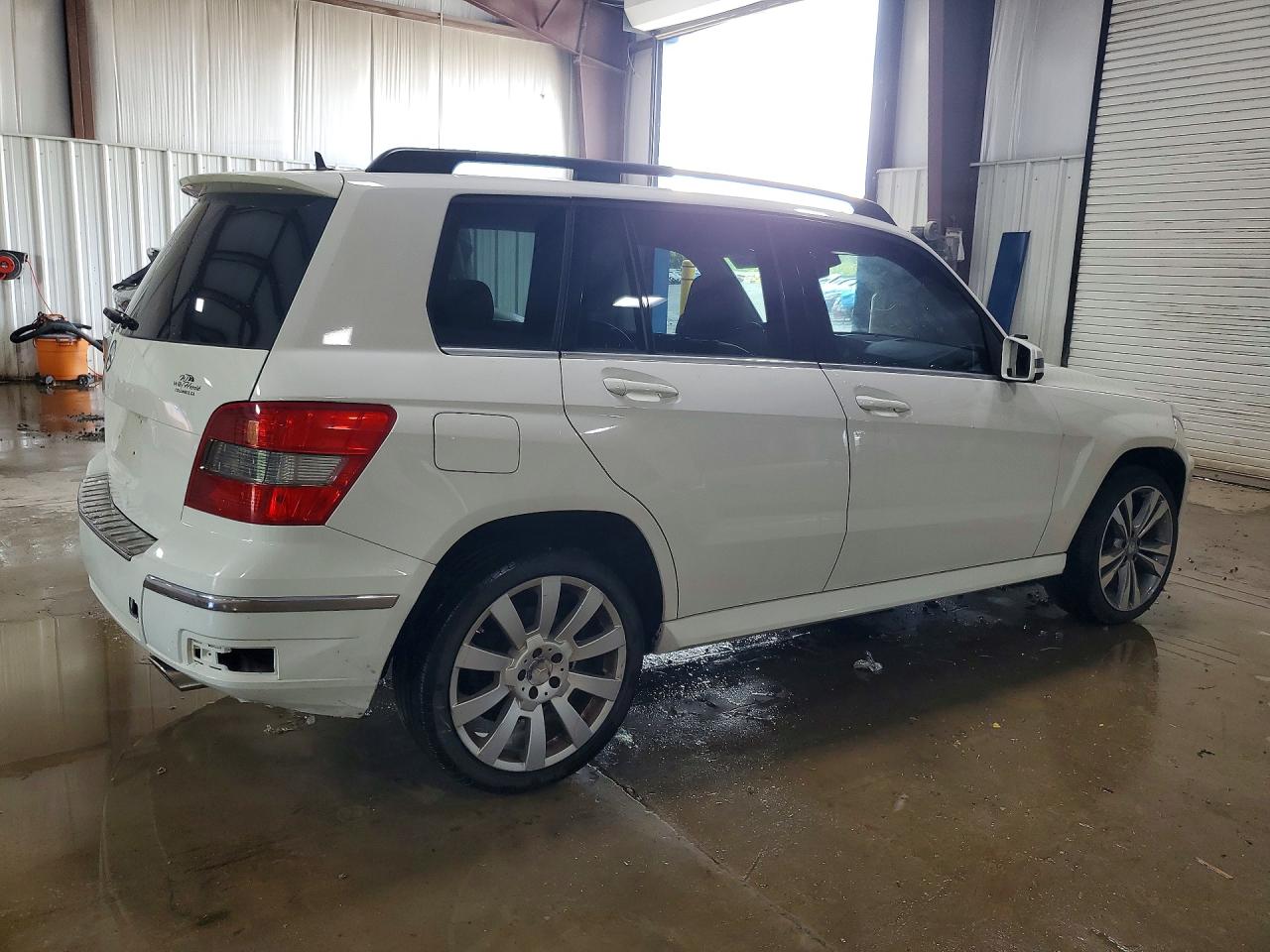 2010 Mercedes-benz Glk 350 White vin: WDCGG5GB5AF504115