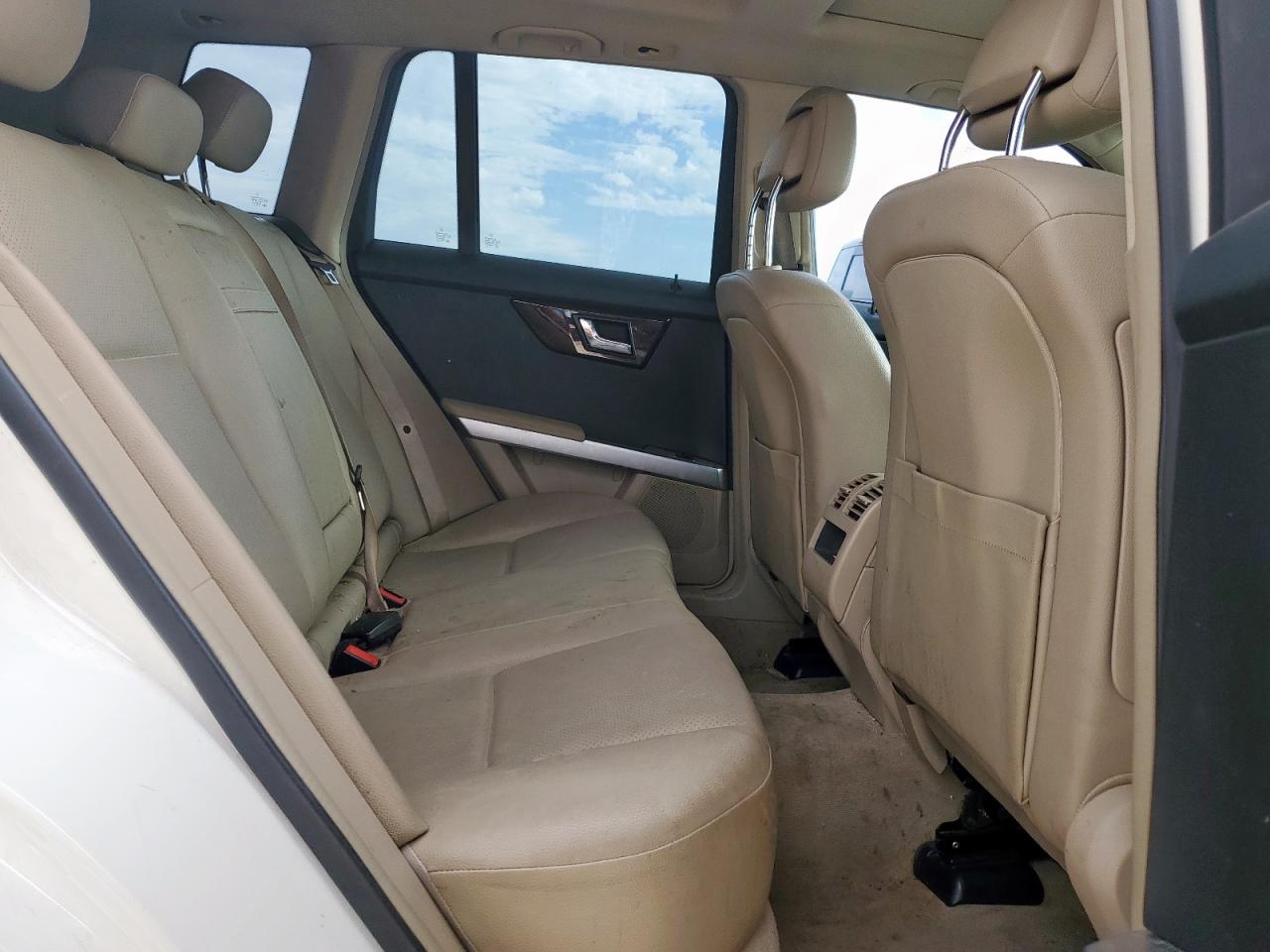 2011 Mercedes-benz Glk 350 White vin: WDCGG5GB5BF527122