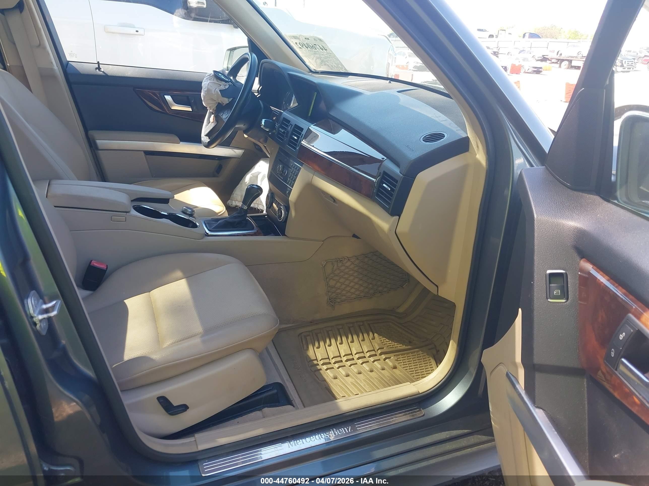 2012 Mercedes-benz Glk 350   Blue vin: WDCGG5GB5CF889162