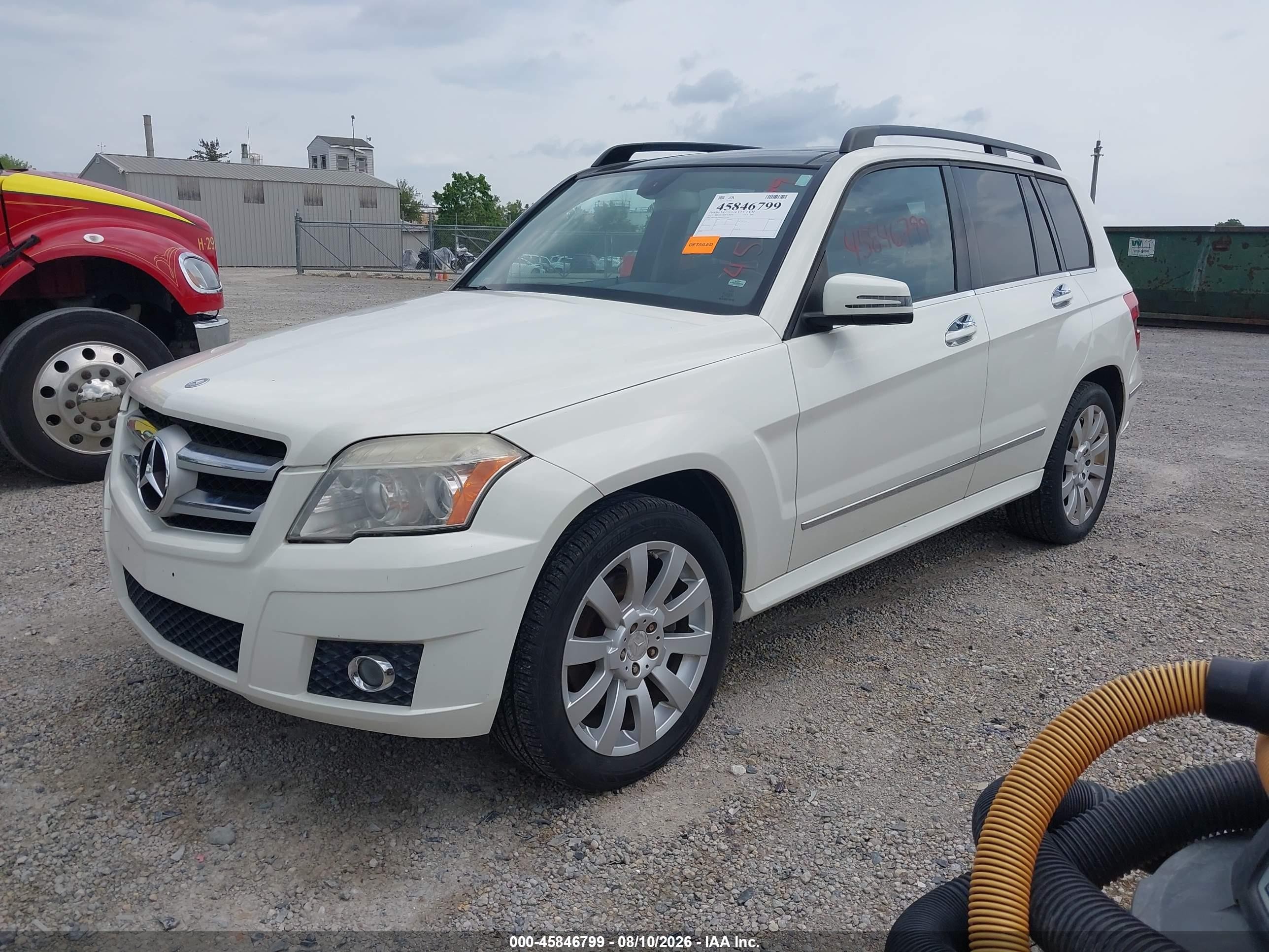 2012 Mercedes-benz Glk 350   White vin: WDCGG5GB6CF745491