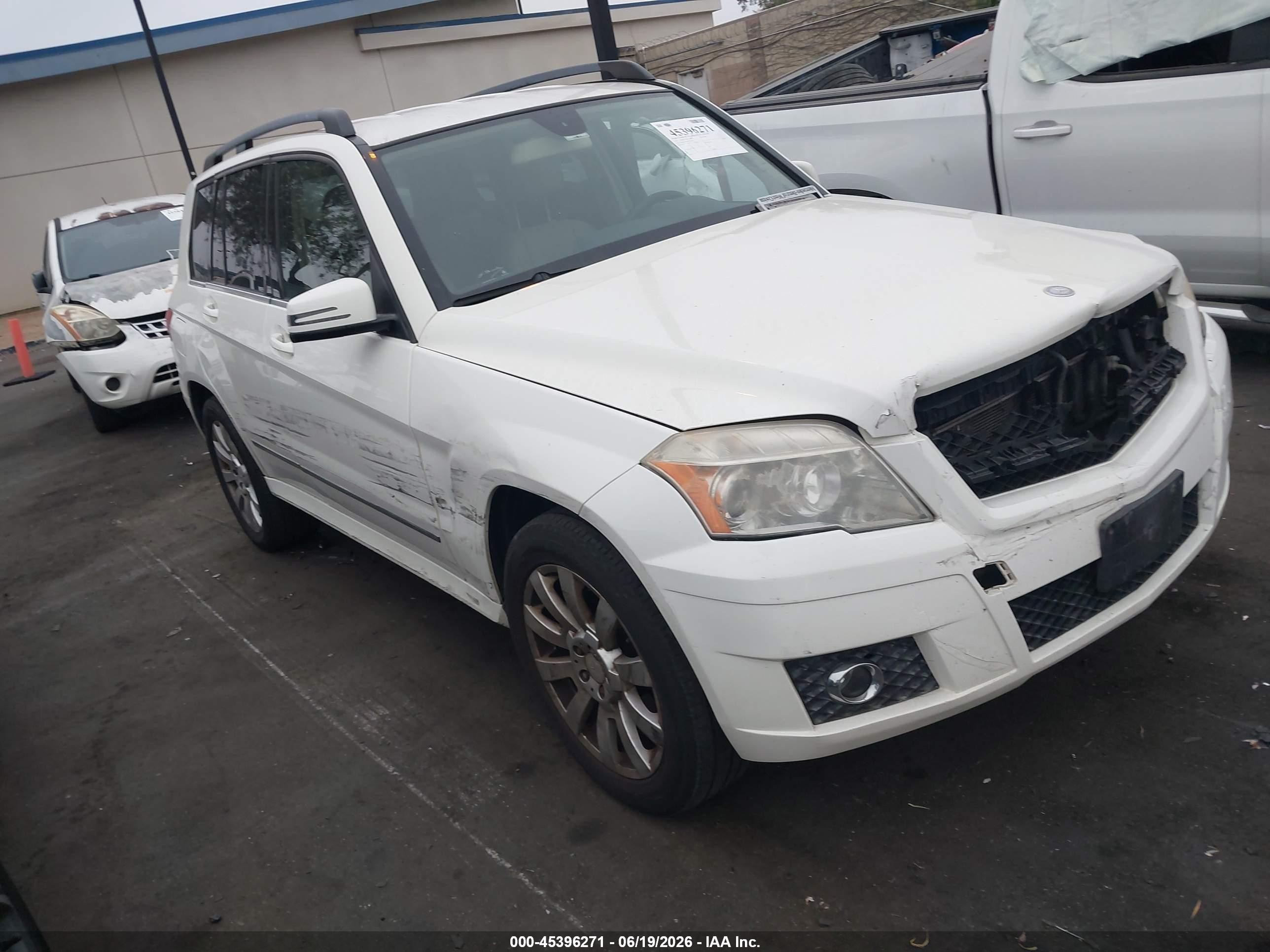 2012 Mercedes-benz Glk 350   White vin: WDCGG5GB6CF841945