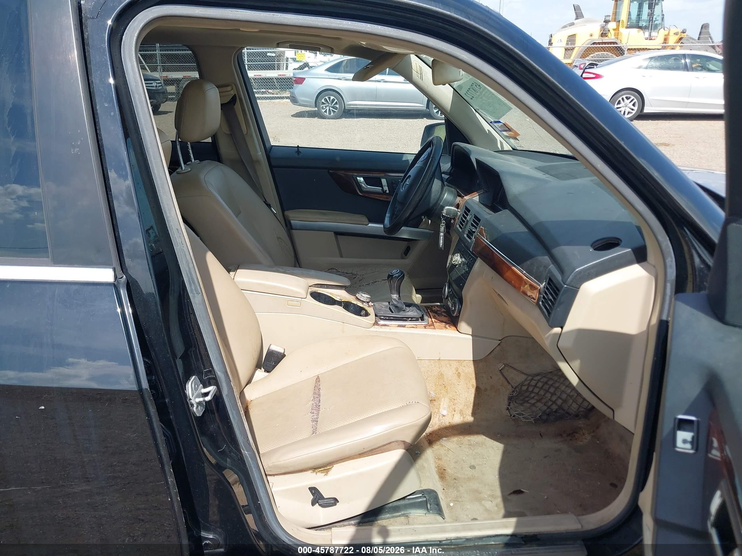 2010 Mercedes-benz Glk 350   Black vin: WDCGG5GB7AF333030