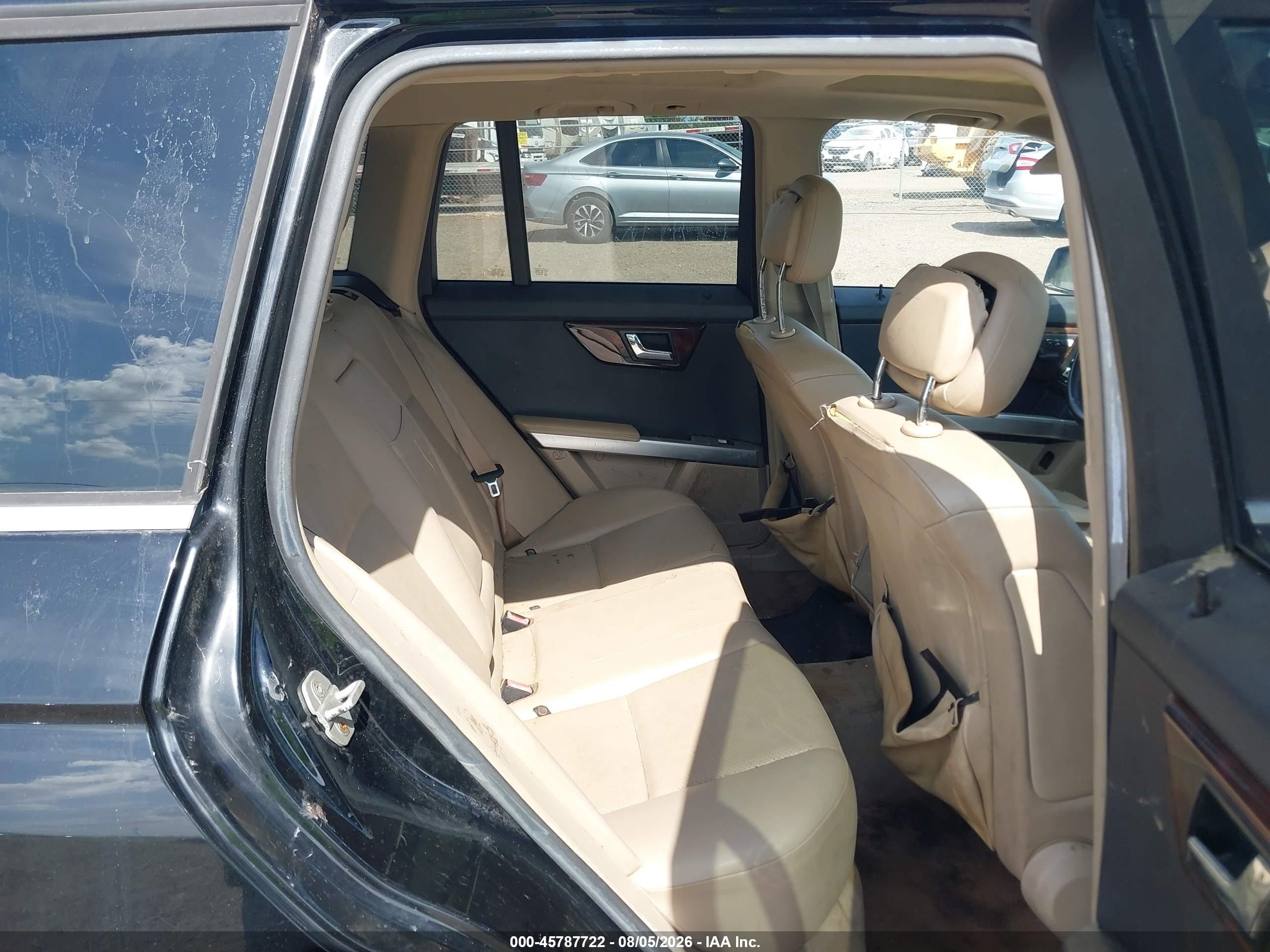 2010 Mercedes-benz Glk 350   Black vin: WDCGG5GB7AF333030
