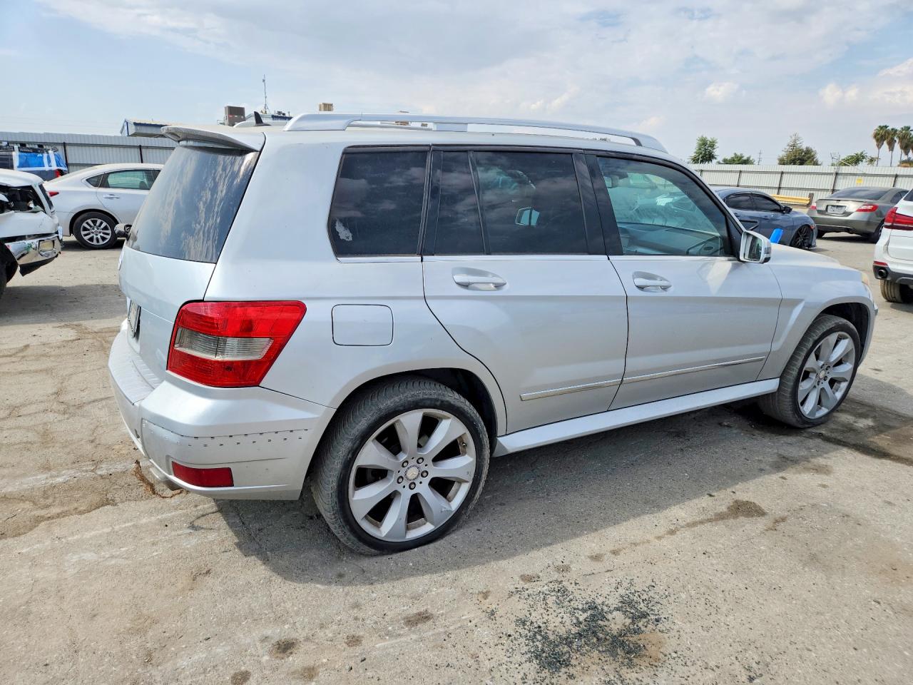 2010 Mercedes-benz Glk 350 Silver vin: WDCGG5GB7AF350555