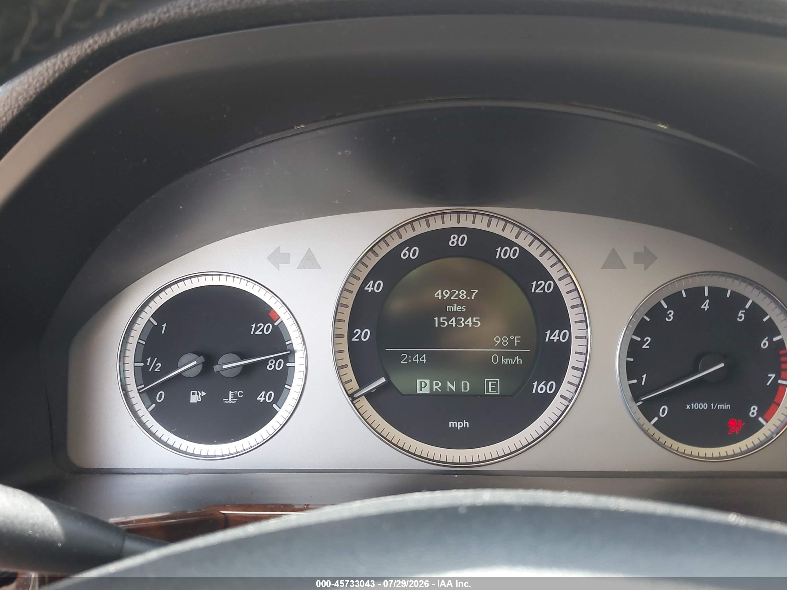 2011 Mercedes-benz Glk 350   White vin: WDCGG5GB7BF565399