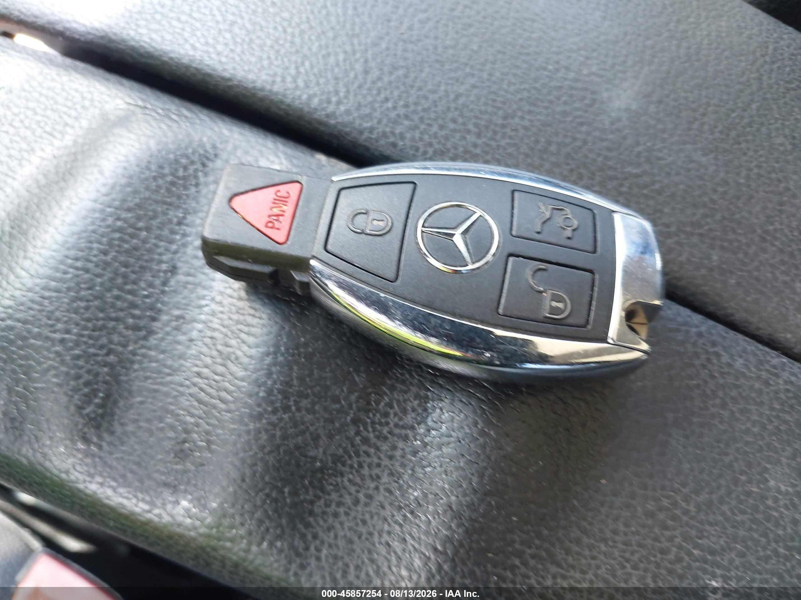 2011 Mercedes-benz Glk 350   Black vin: WDCGG5GB7BF648055