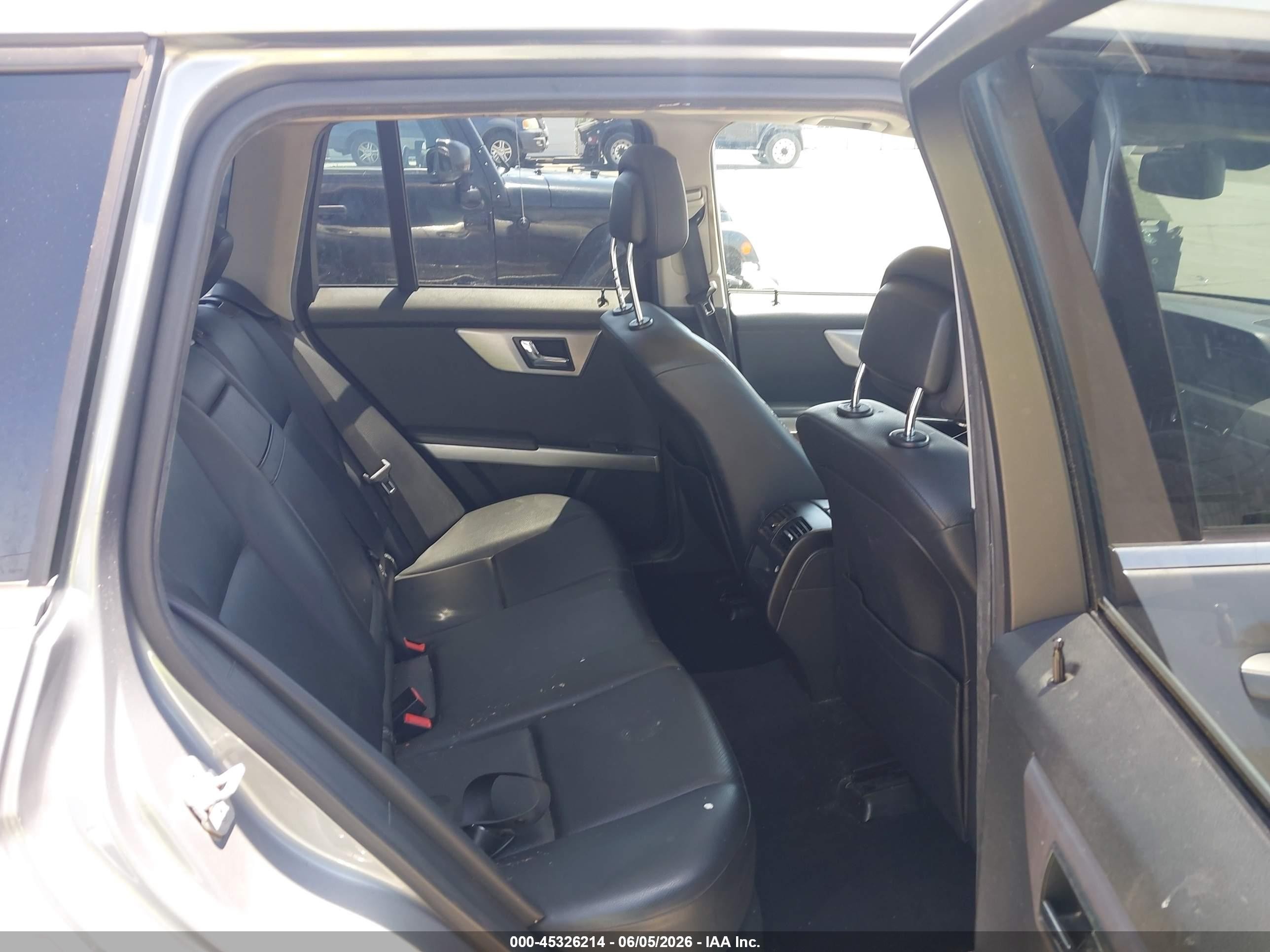 2011 Mercedes-benz Glk 350   Silver vin: WDCGG5GB7BF686353