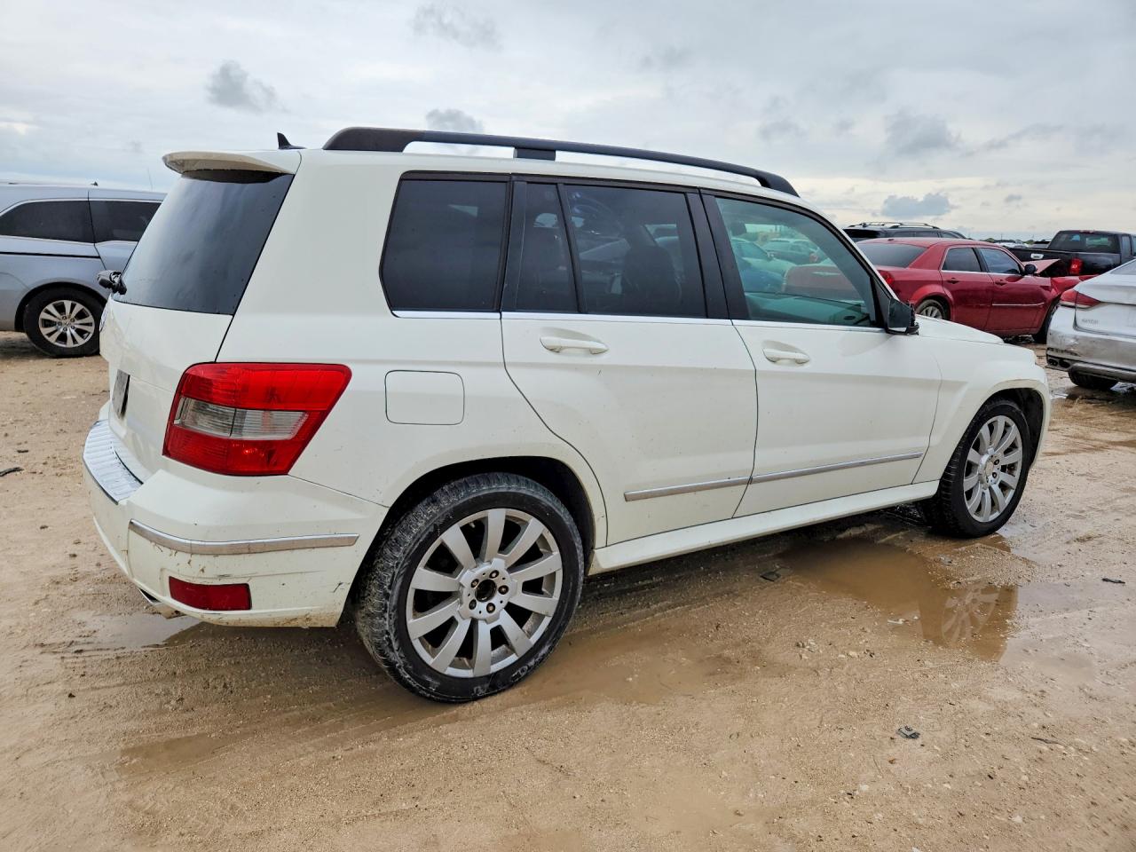 2011 Mercedes-benz Glk 350 White vin: WDCGG5GB7BF694467