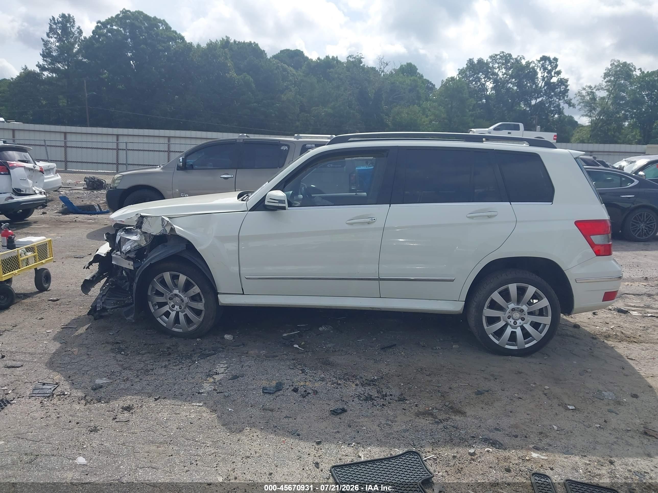 2012 Mercedes-benz Glk 350 White vin: WDCGG5GB7CF735469
