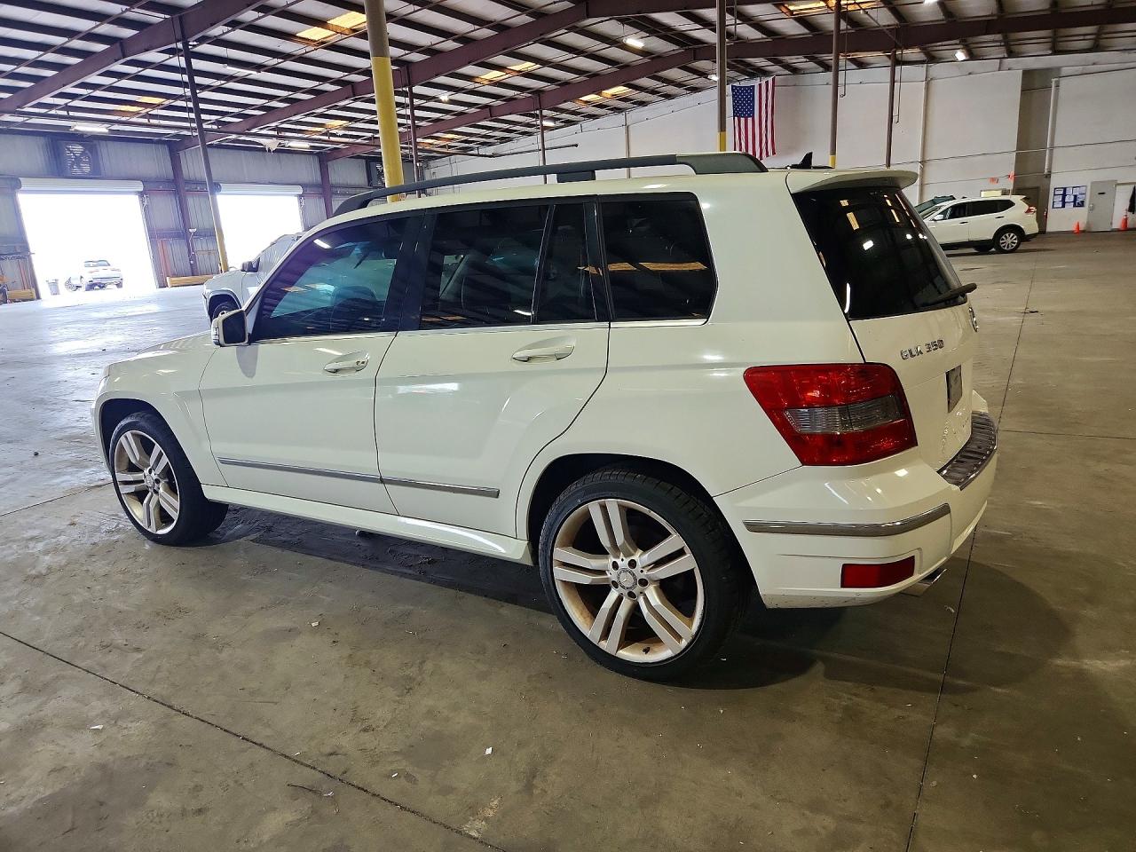 2012 Mercedes-benz Glk 350 White vin: WDCGG5GB7CF748609