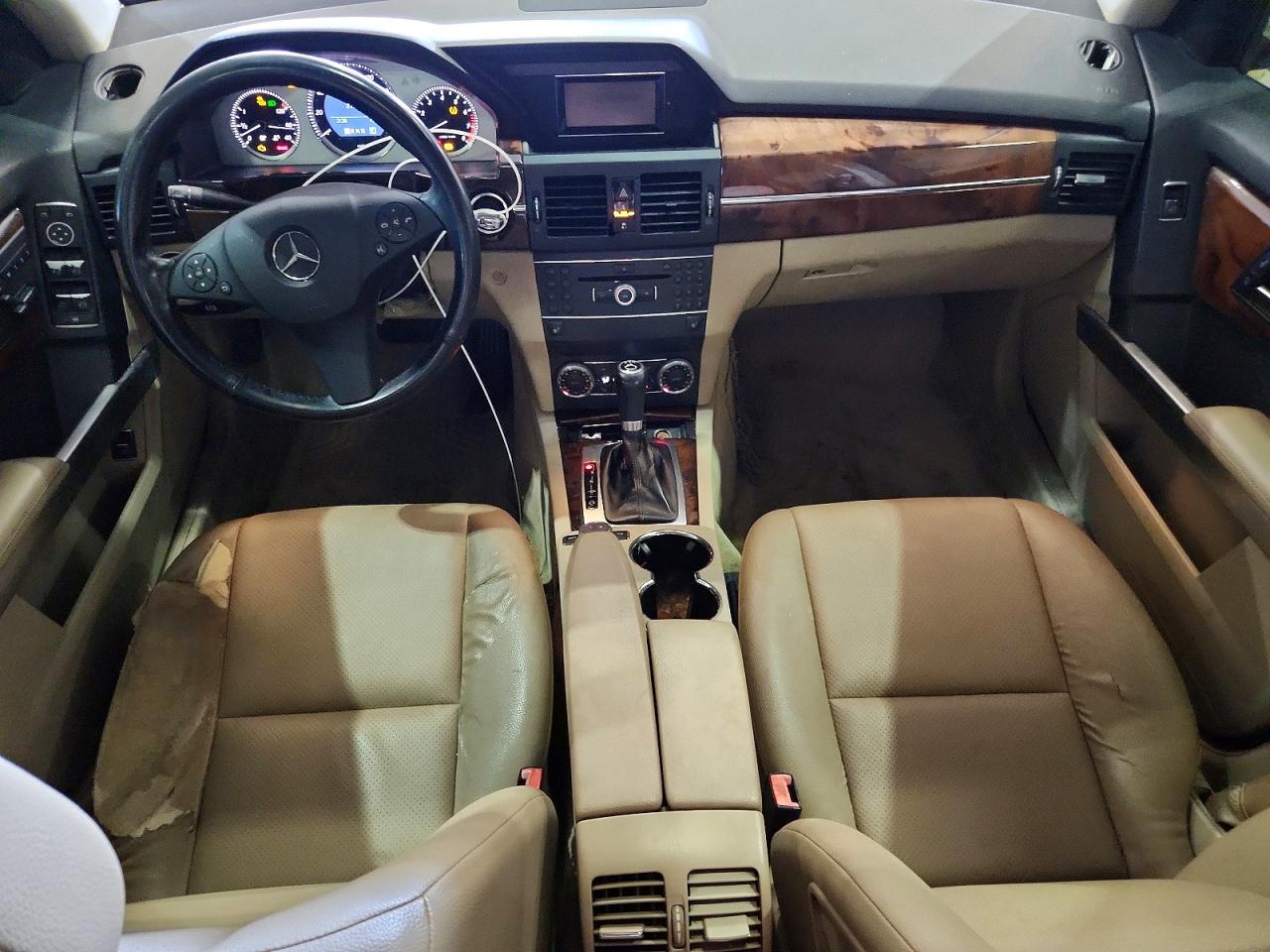 2012 Mercedes-benz Glk 350 White vin: WDCGG5GB7CF748609