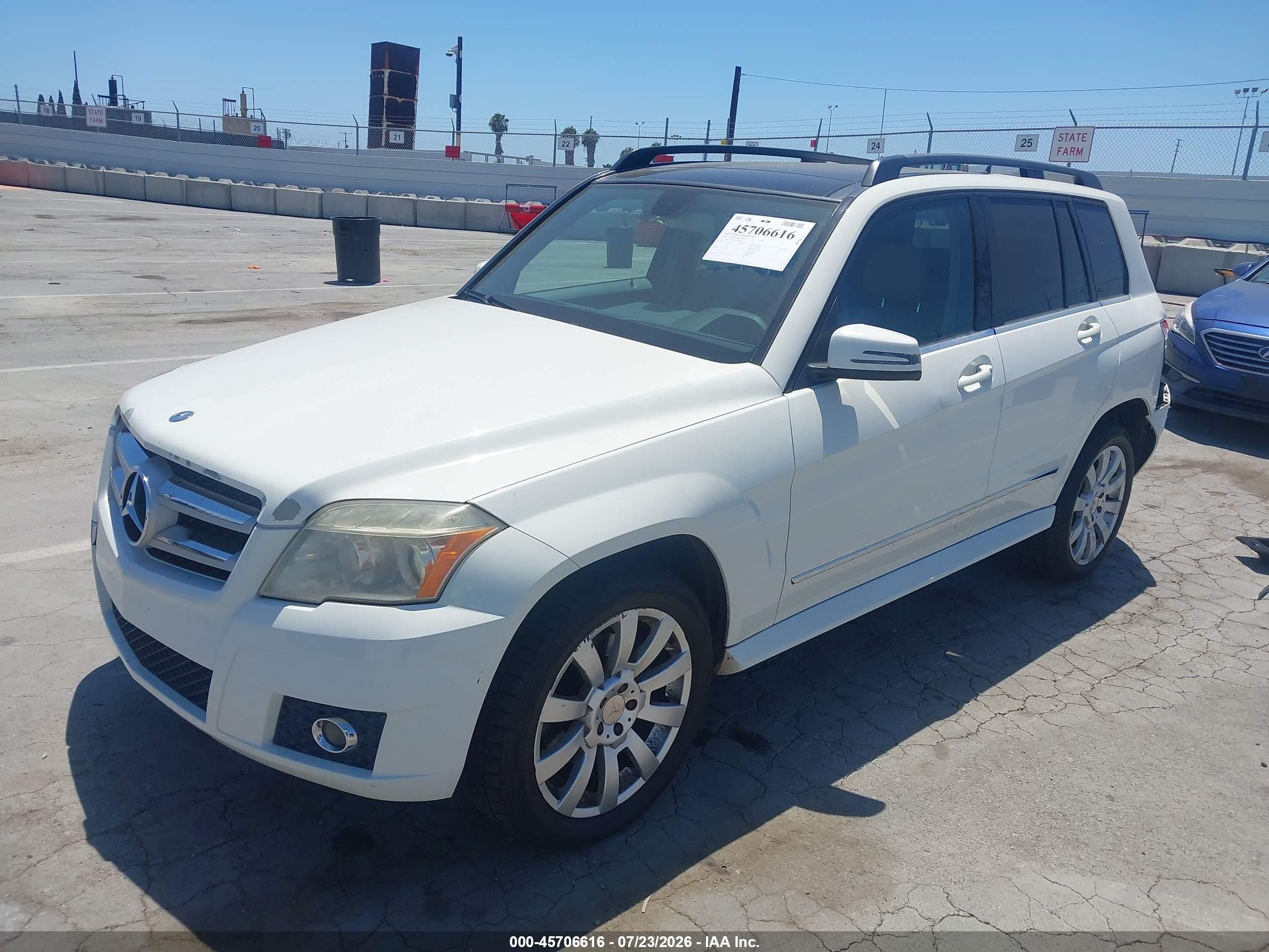 2010 Mercedes-benz Glk 350 White vin: WDCGG5GB8AF448381