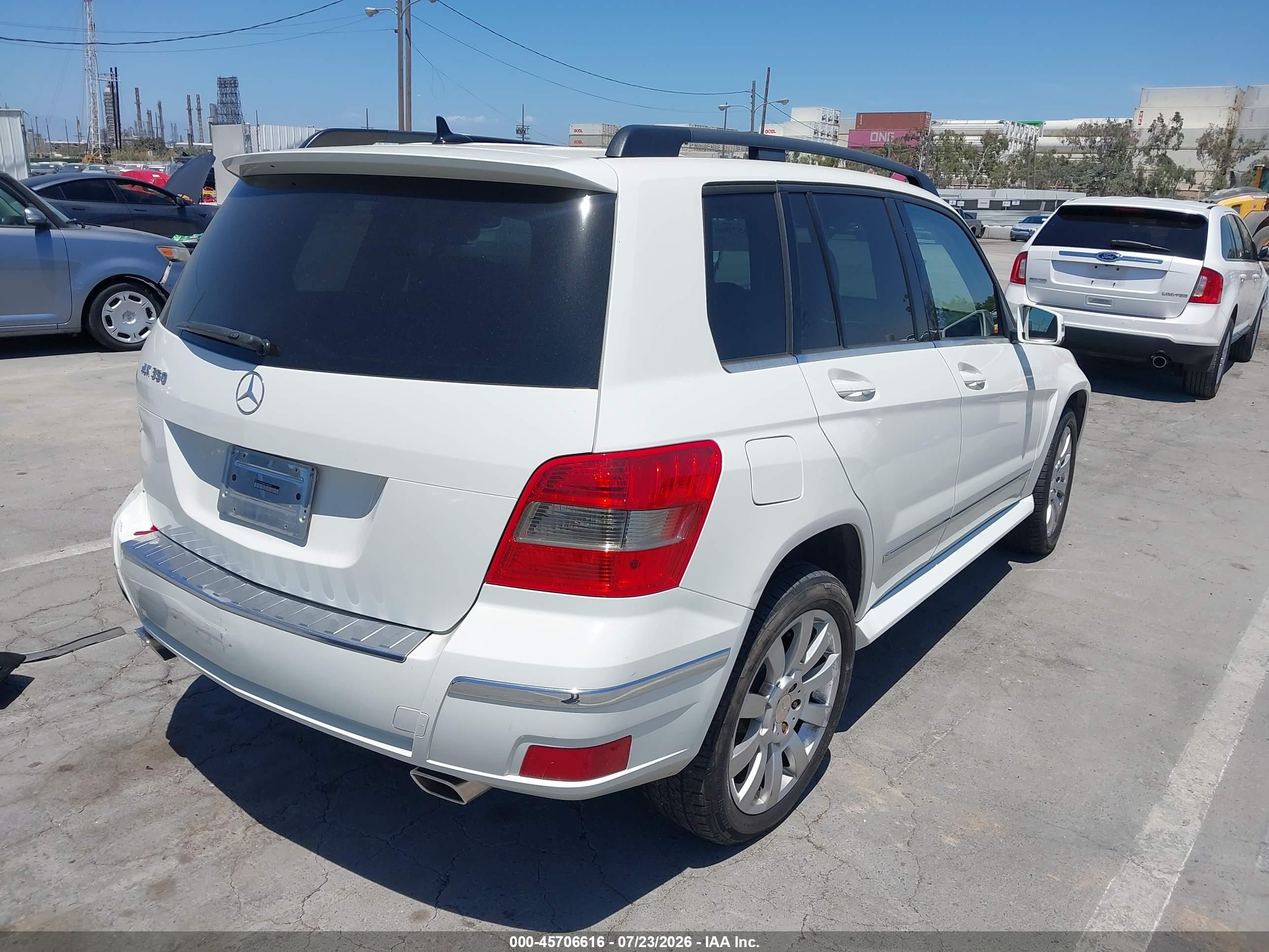 2010 Mercedes-benz Glk 350 White vin: WDCGG5GB8AF448381
