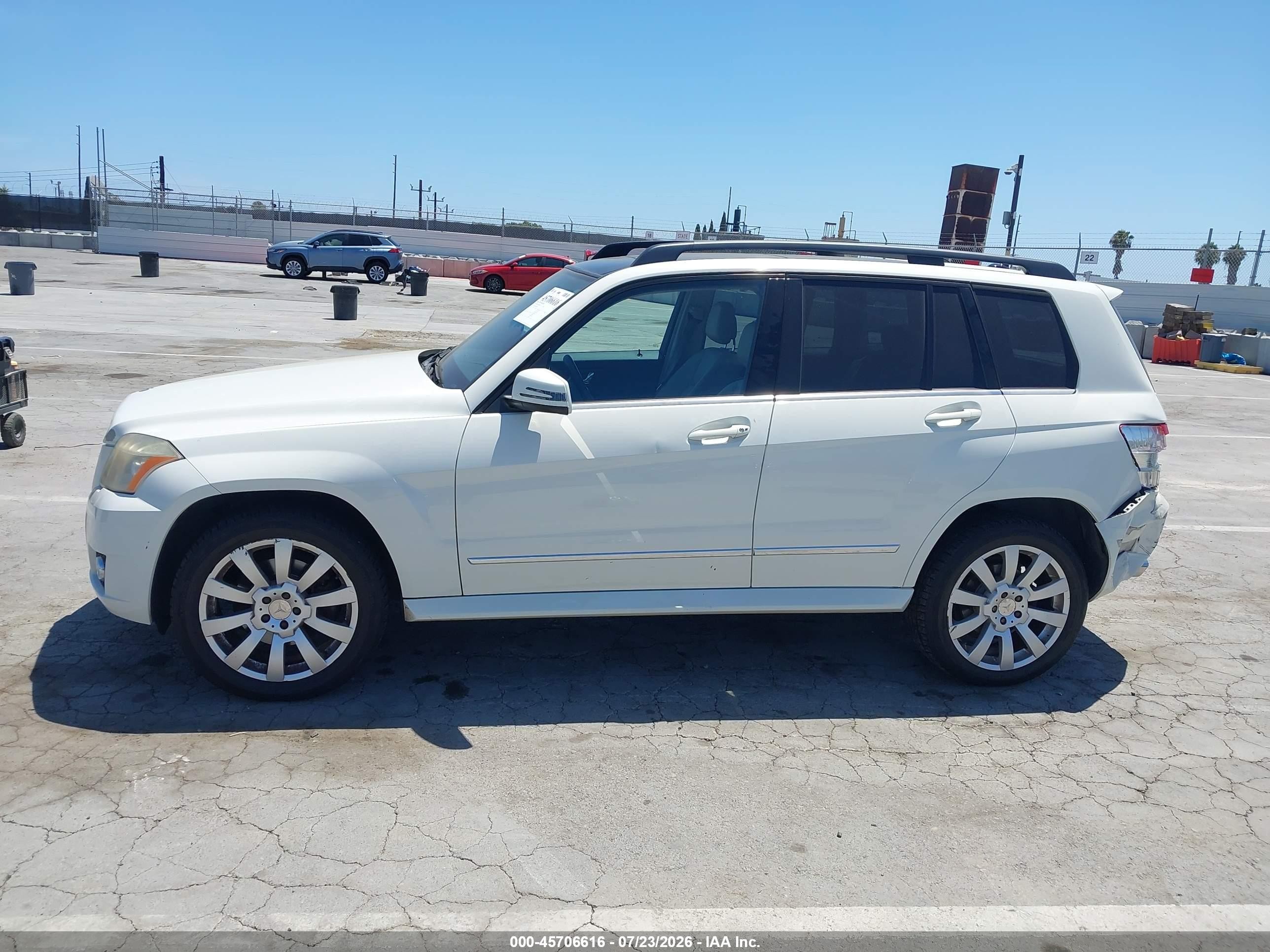 2010 Mercedes-benz Glk 350 White vin: WDCGG5GB8AF448381