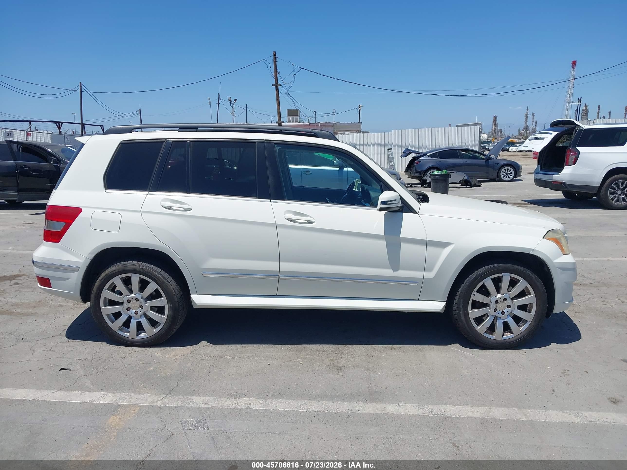 2010 Mercedes-benz Glk 350 White vin: WDCGG5GB8AF448381
