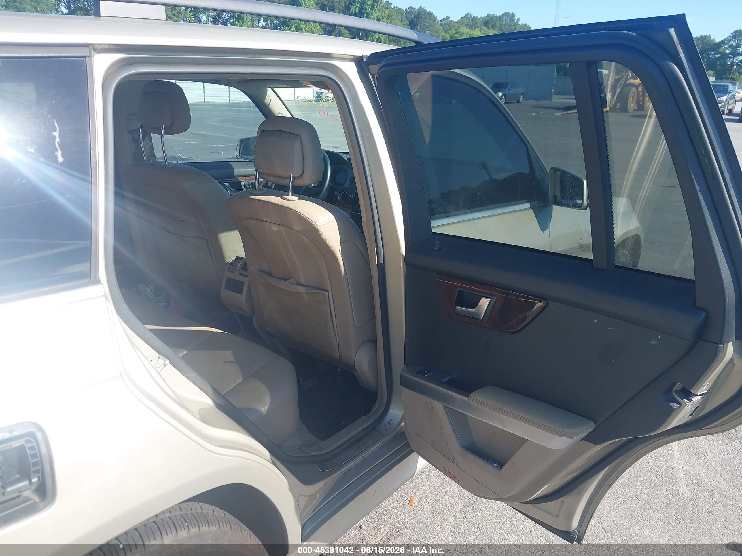 2012 Mercedes-benz Glk 350   Beige vin: WDCGG5GB8CF848234