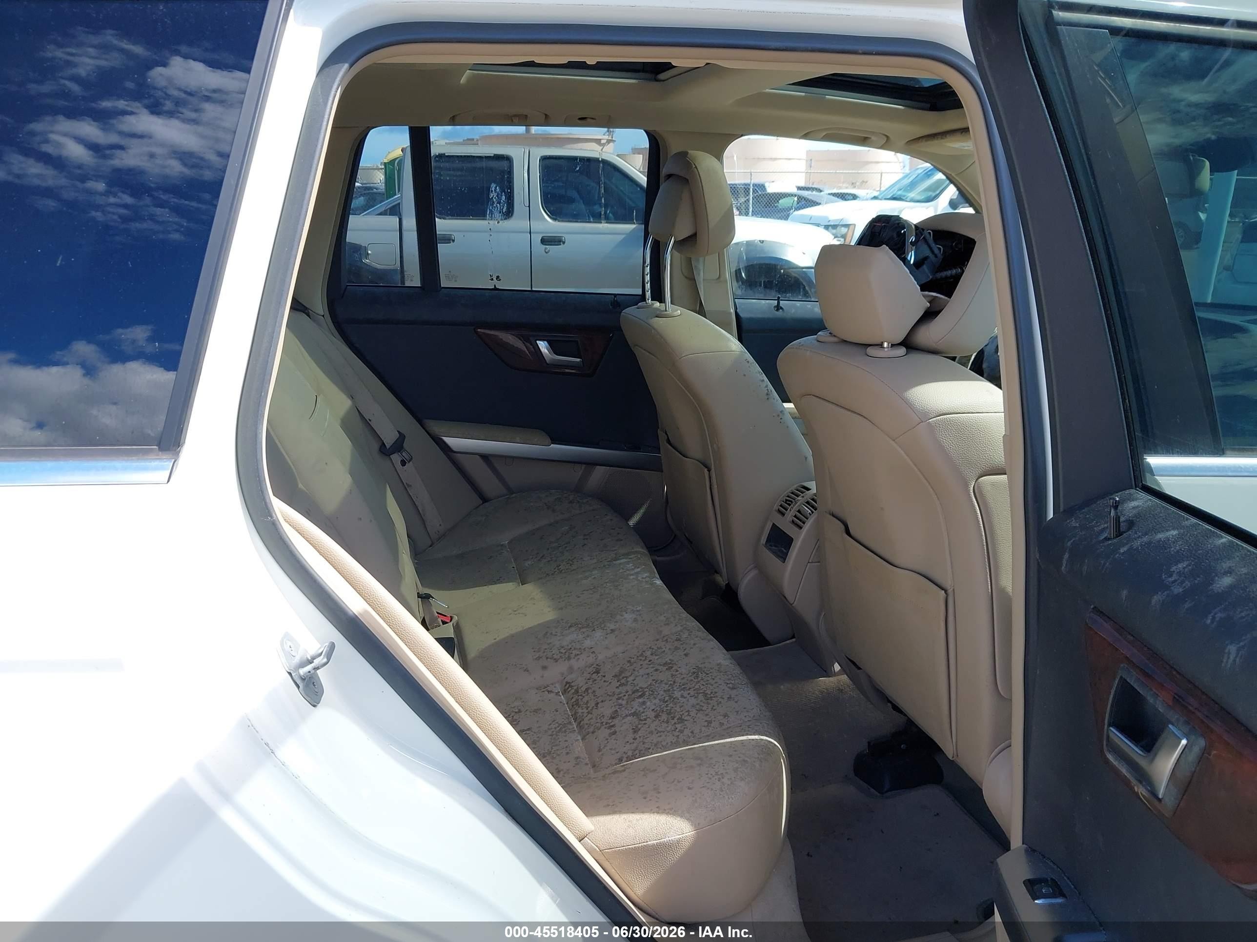 2012 Mercedes-benz Glk 350   White vin: WDCGG5GB9CF778663