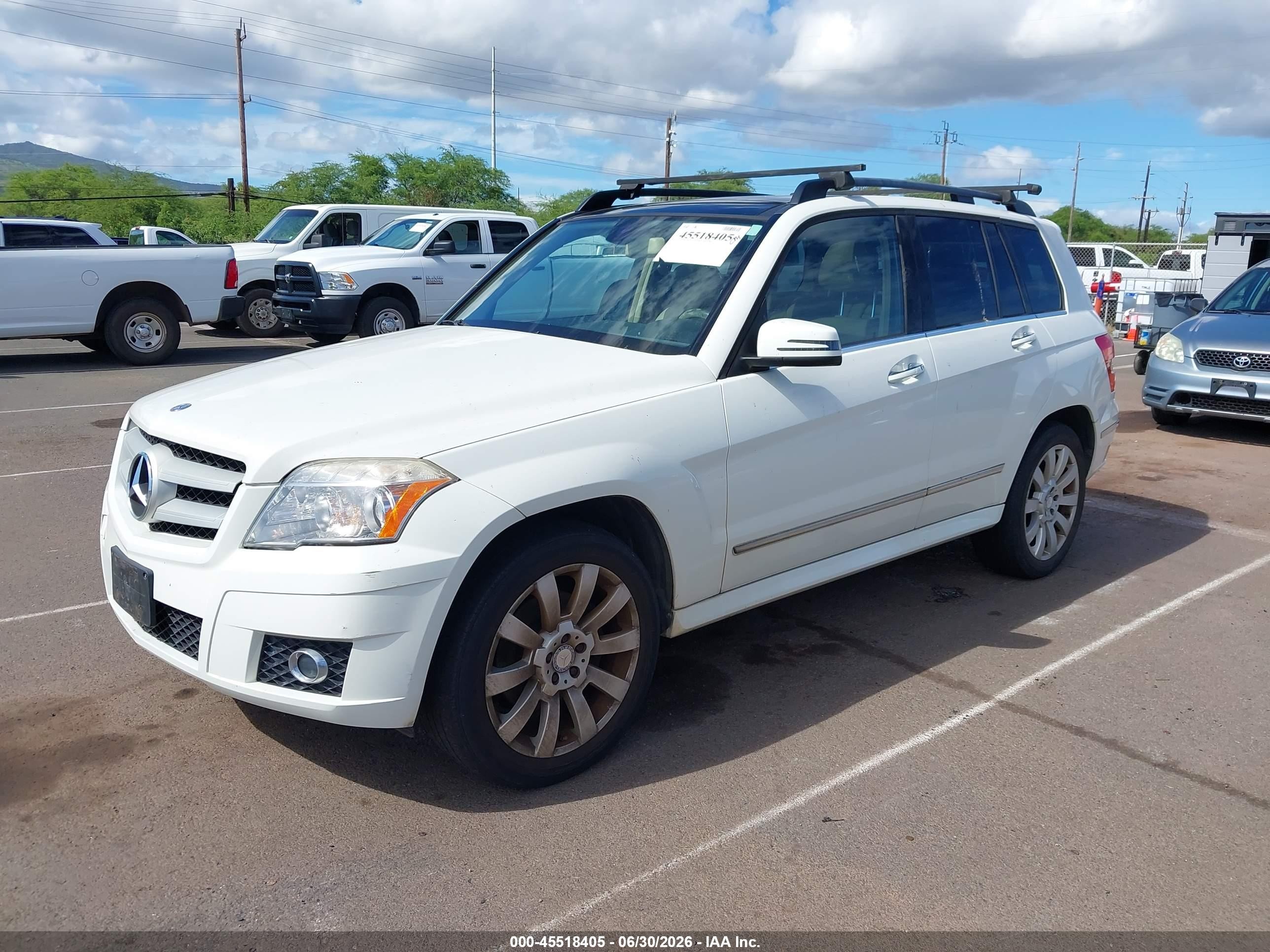 2012 Mercedes-benz Glk 350   White vin: WDCGG5GB9CF778663