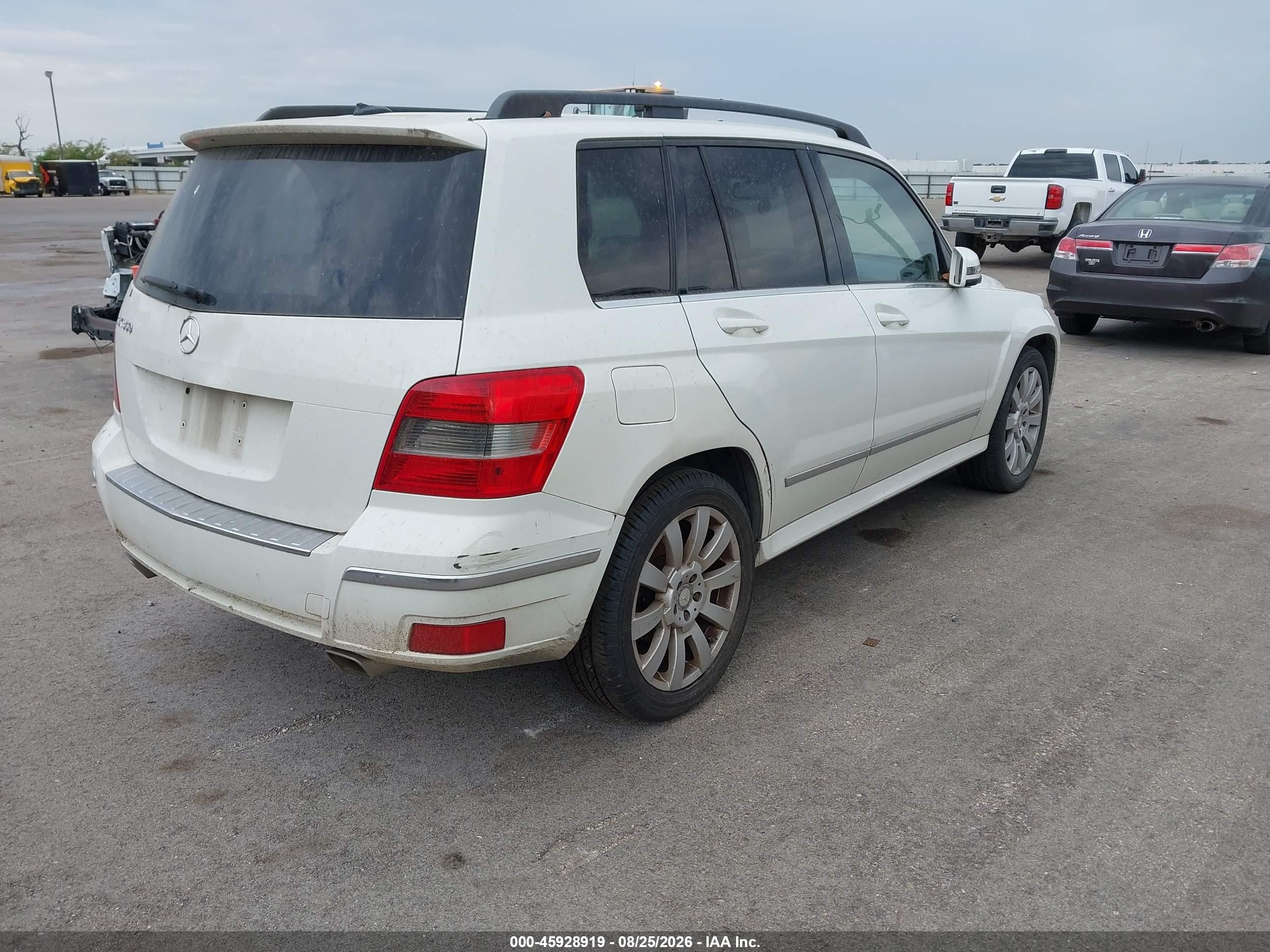 2012 Mercedes-benz Glk 350 White vin: WDCGG5GB9CF872428