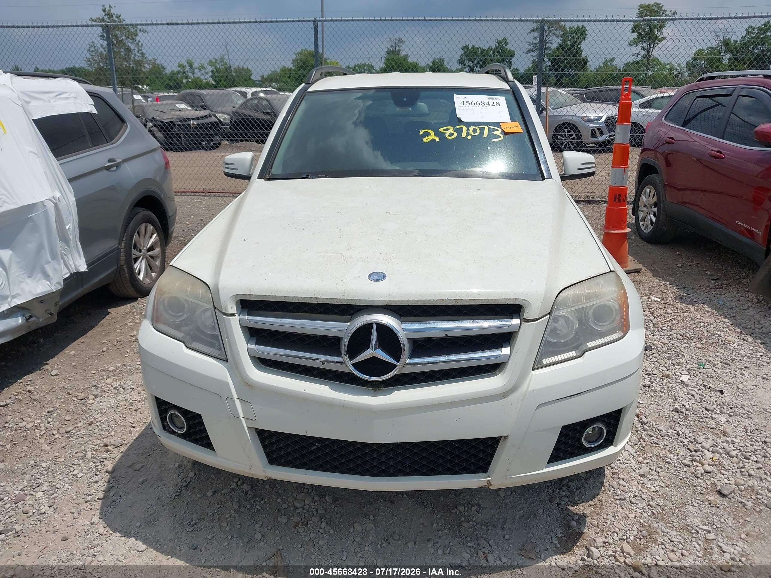 2010 Mercedes-benz Glk 350   White vin: WDCGG5GBXAF329246