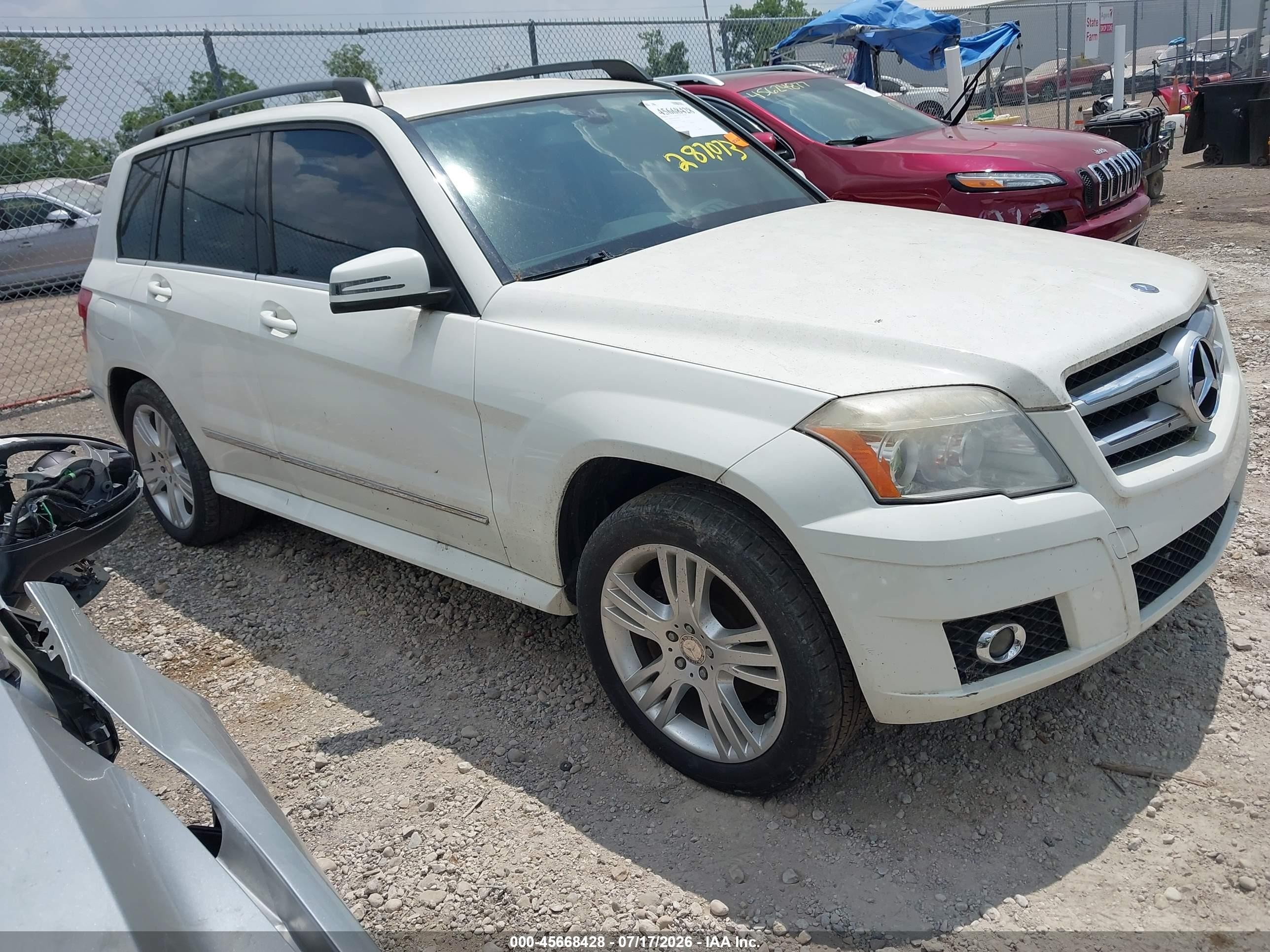 2010 Mercedes-benz Glk 350   White vin: WDCGG5GBXAF329246