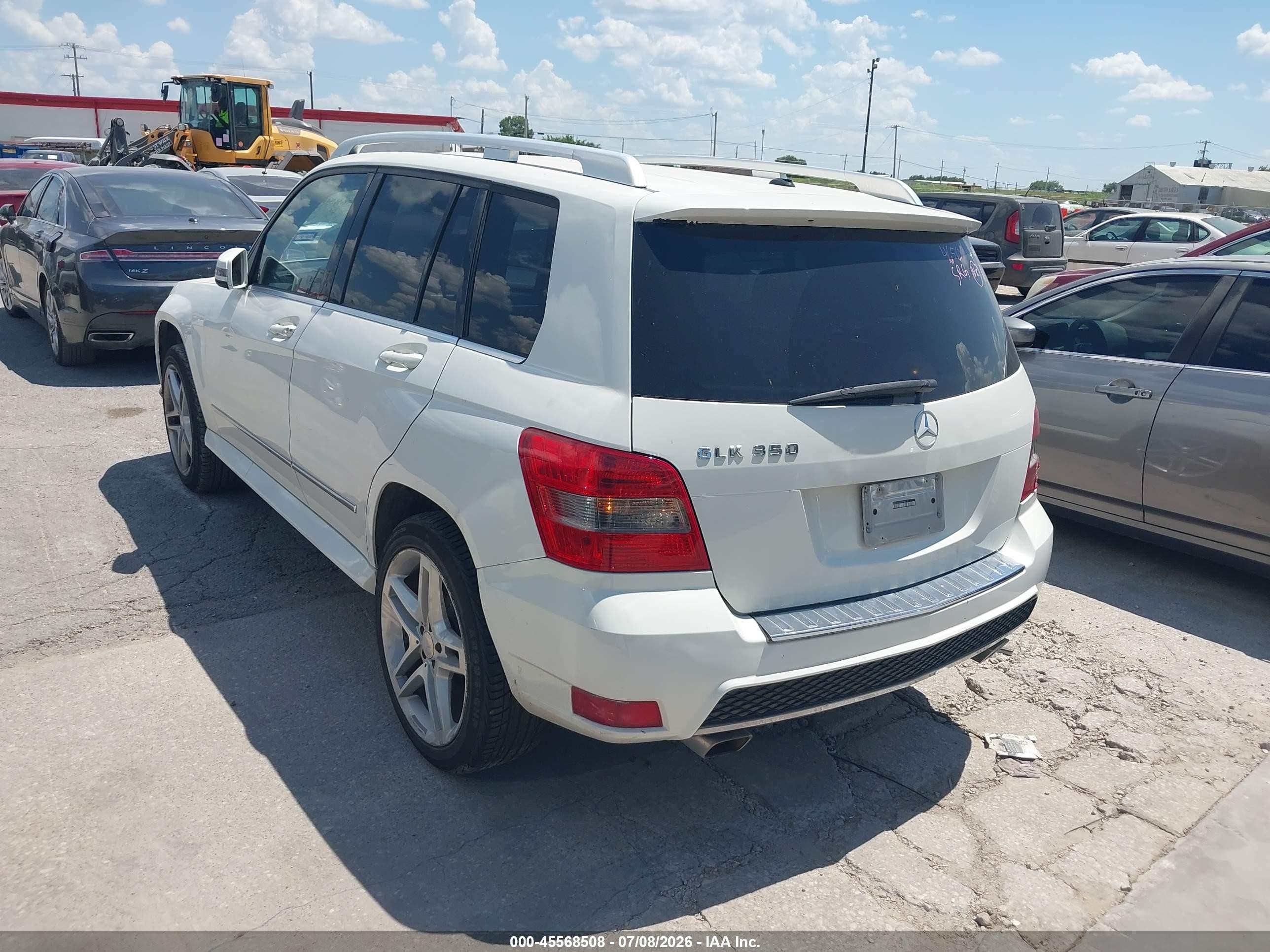 2010 Mercedes-benz Glk 350   White vin: WDCGG5GBXAF465635