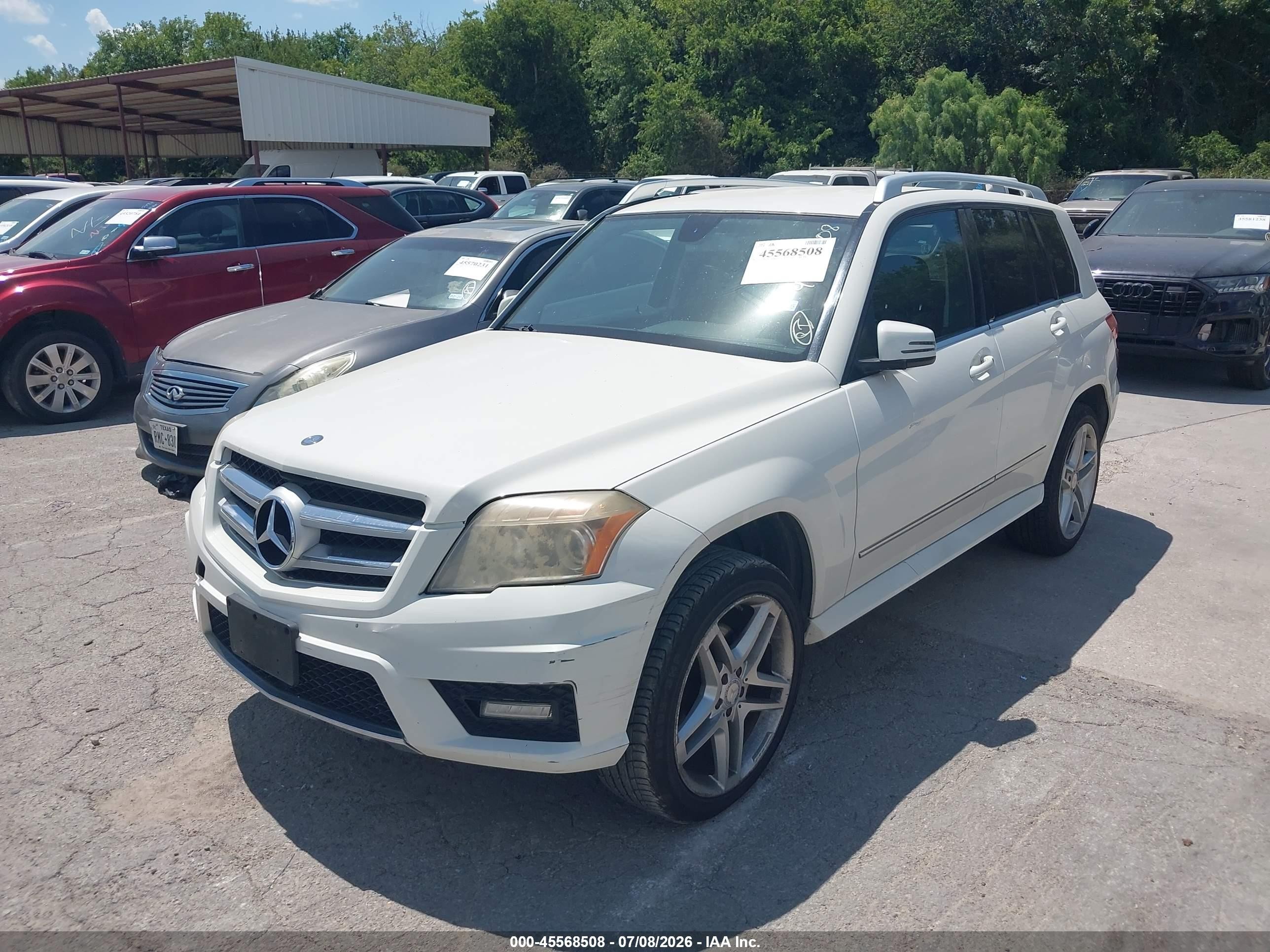 2010 Mercedes-benz Glk 350   White vin: WDCGG5GBXAF465635