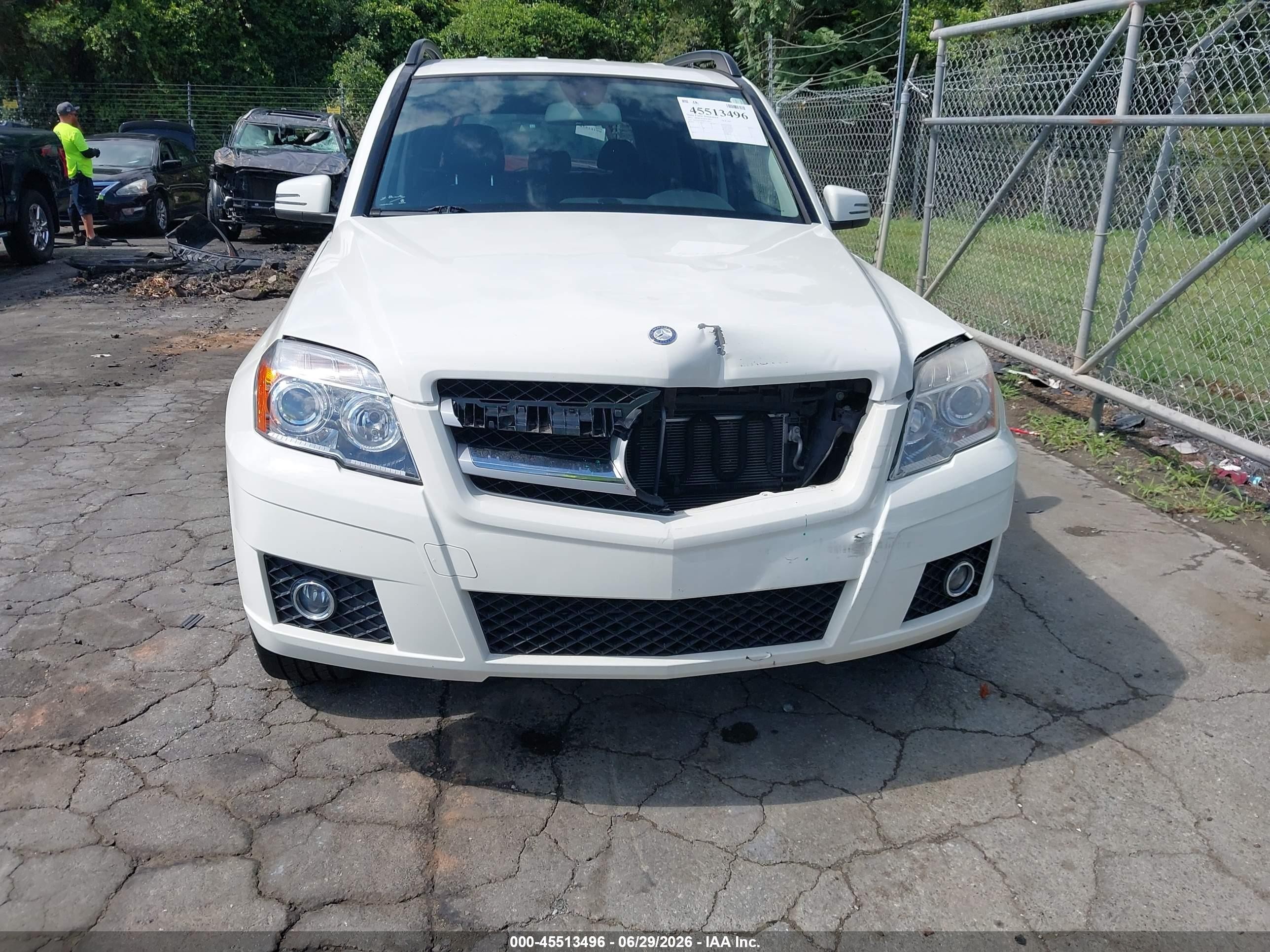 2012 Mercedes-benz Glk 350   White vin: WDCGG5GBXCF778932