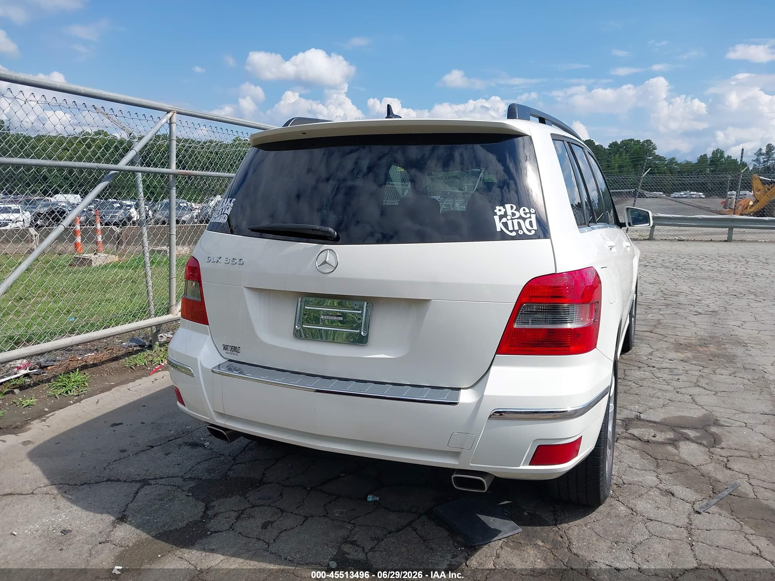2012 Mercedes-benz Glk 350   White vin: WDCGG5GBXCF778932