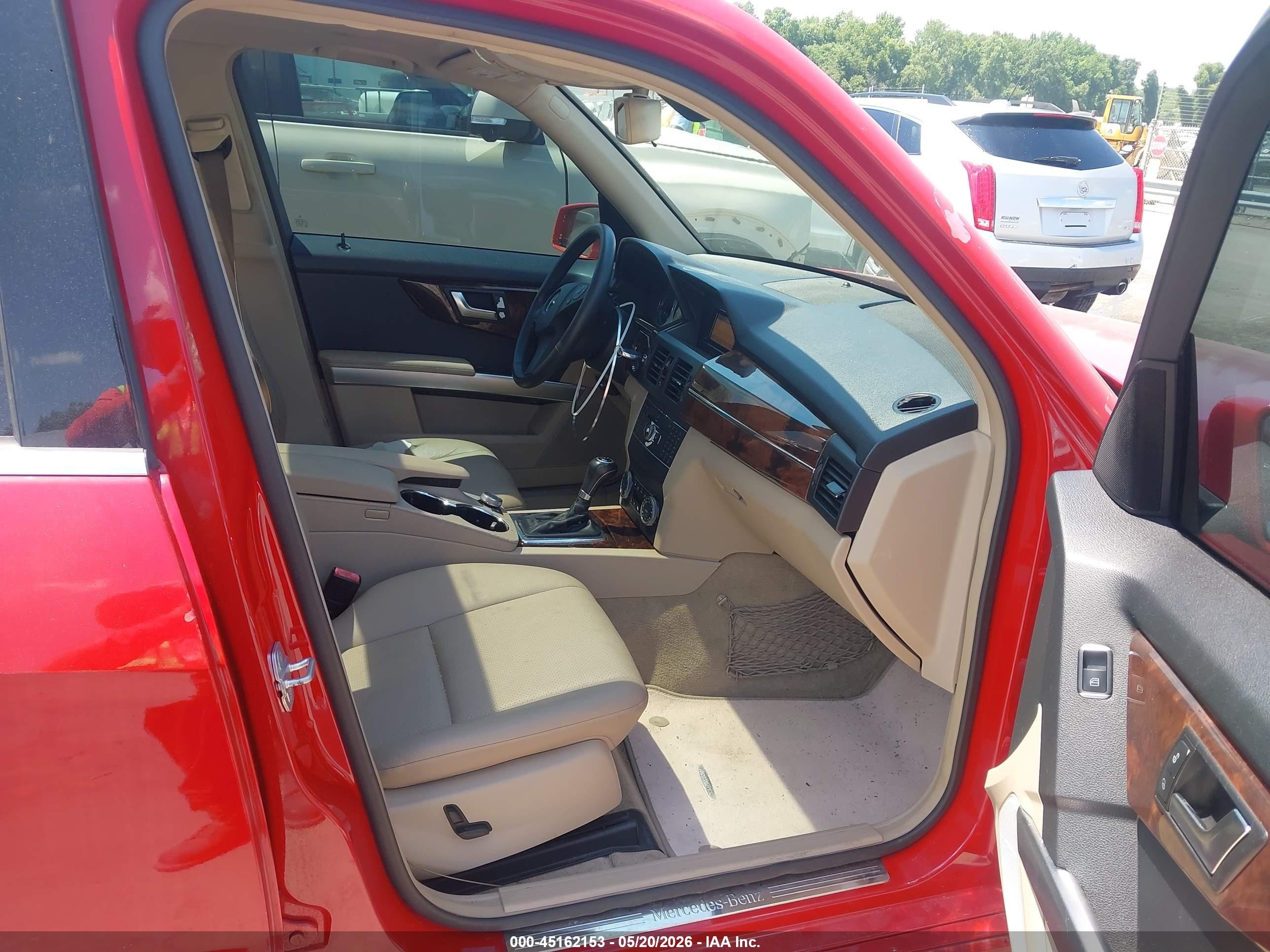 2012 Mercedes-benz Glk 350   Red vin: WDCGG5GBXCF875001