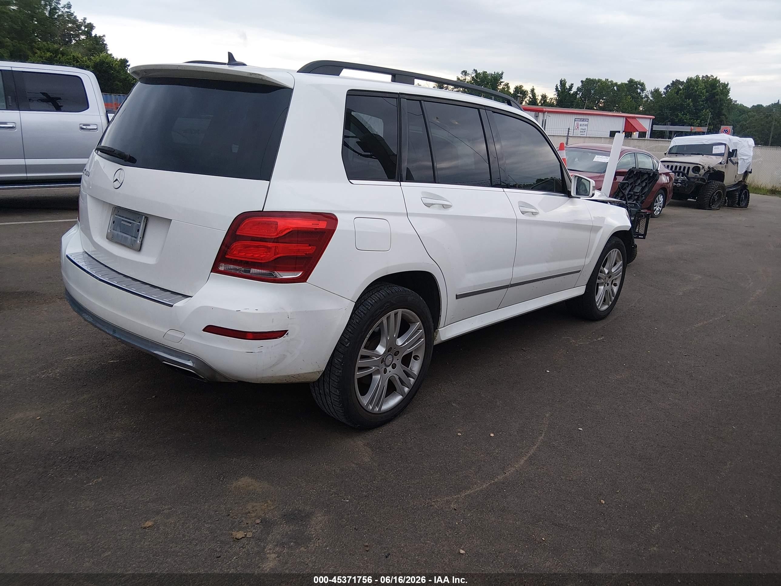 2013 Mercedes-benz Glk 350   White vin: WDCGG5HB0DF982574