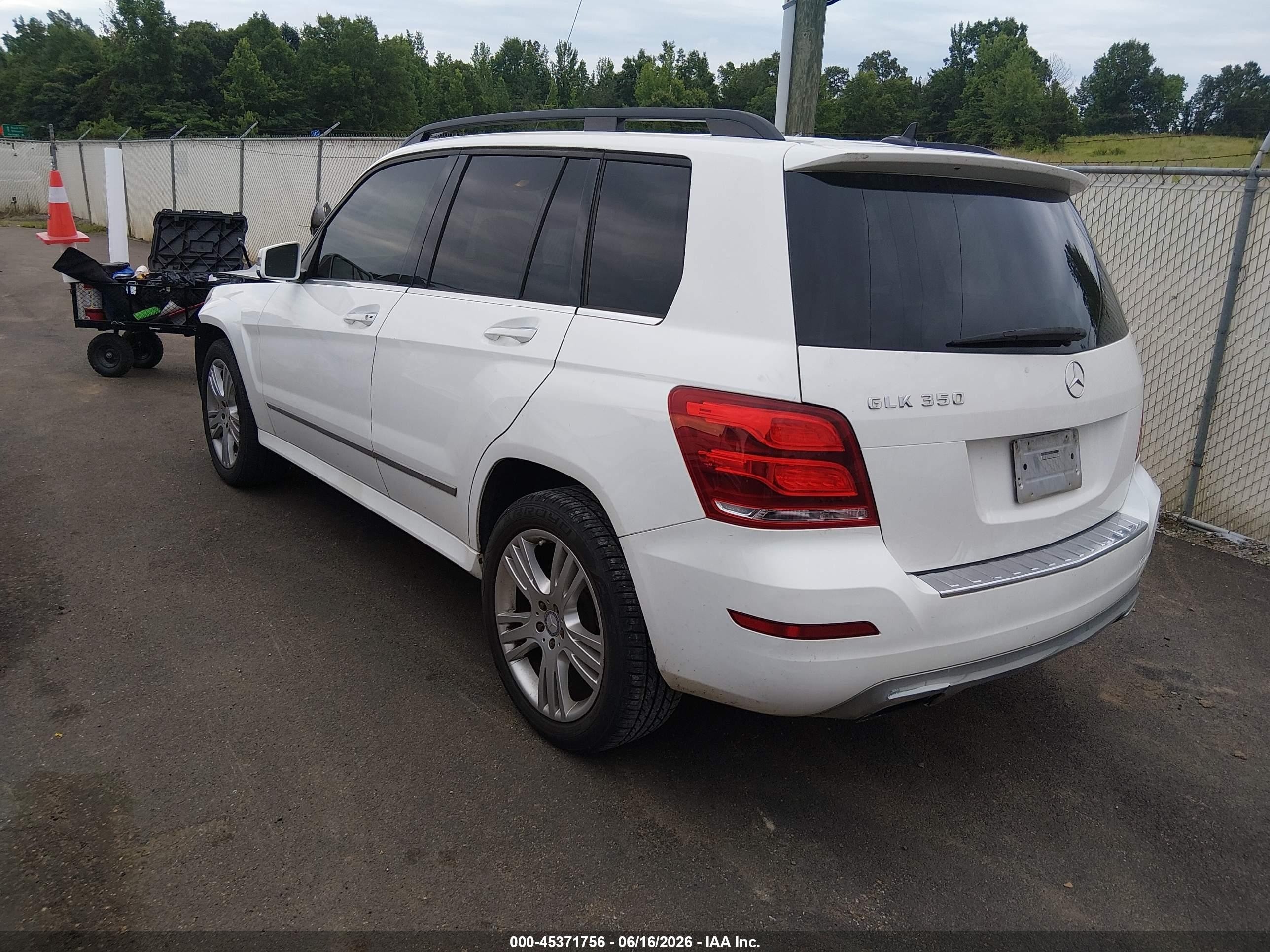 2013 Mercedes-benz Glk 350   White vin: WDCGG5HB0DF982574