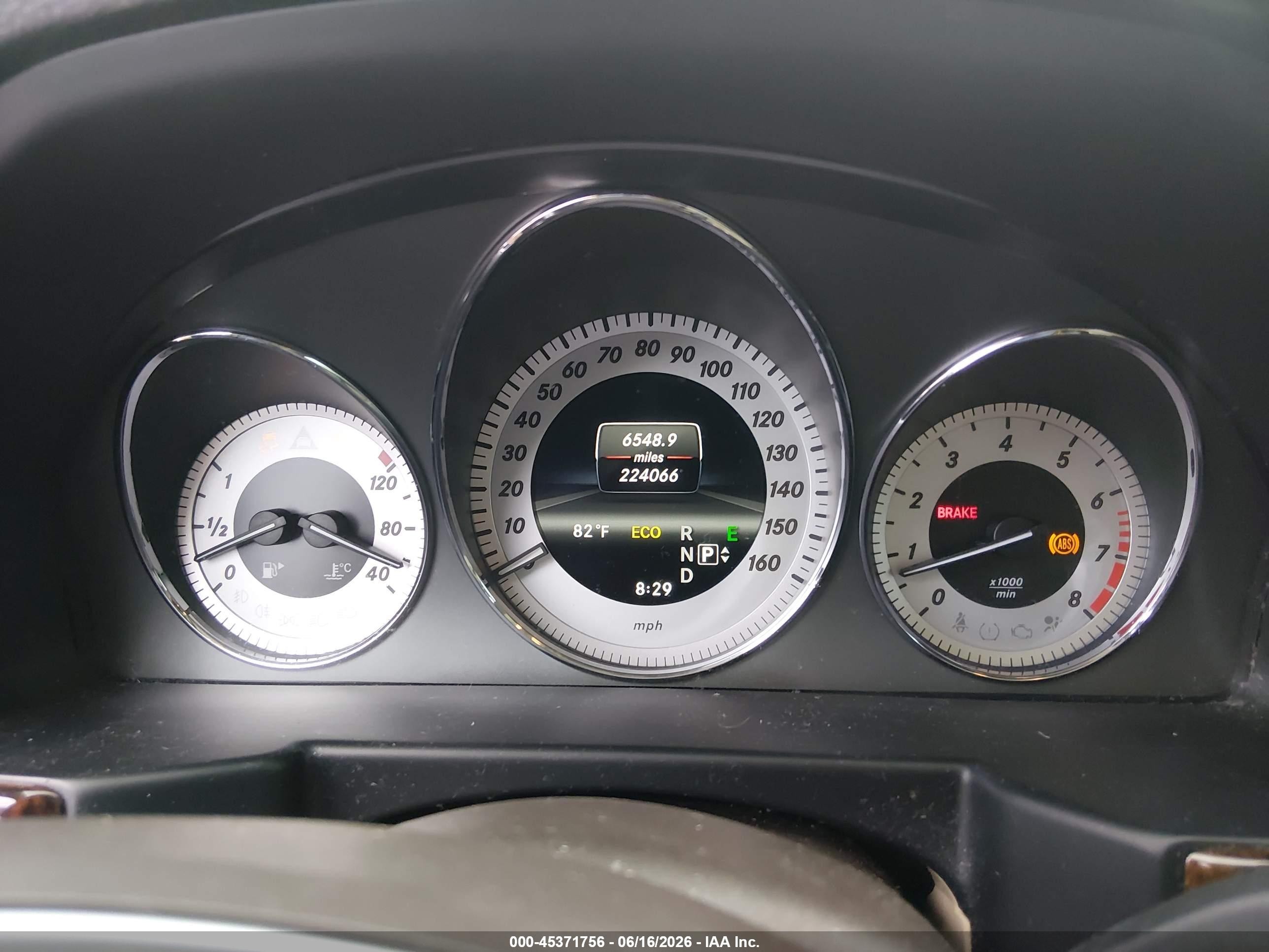 2013 Mercedes-benz Glk 350   White vin: WDCGG5HB0DF982574