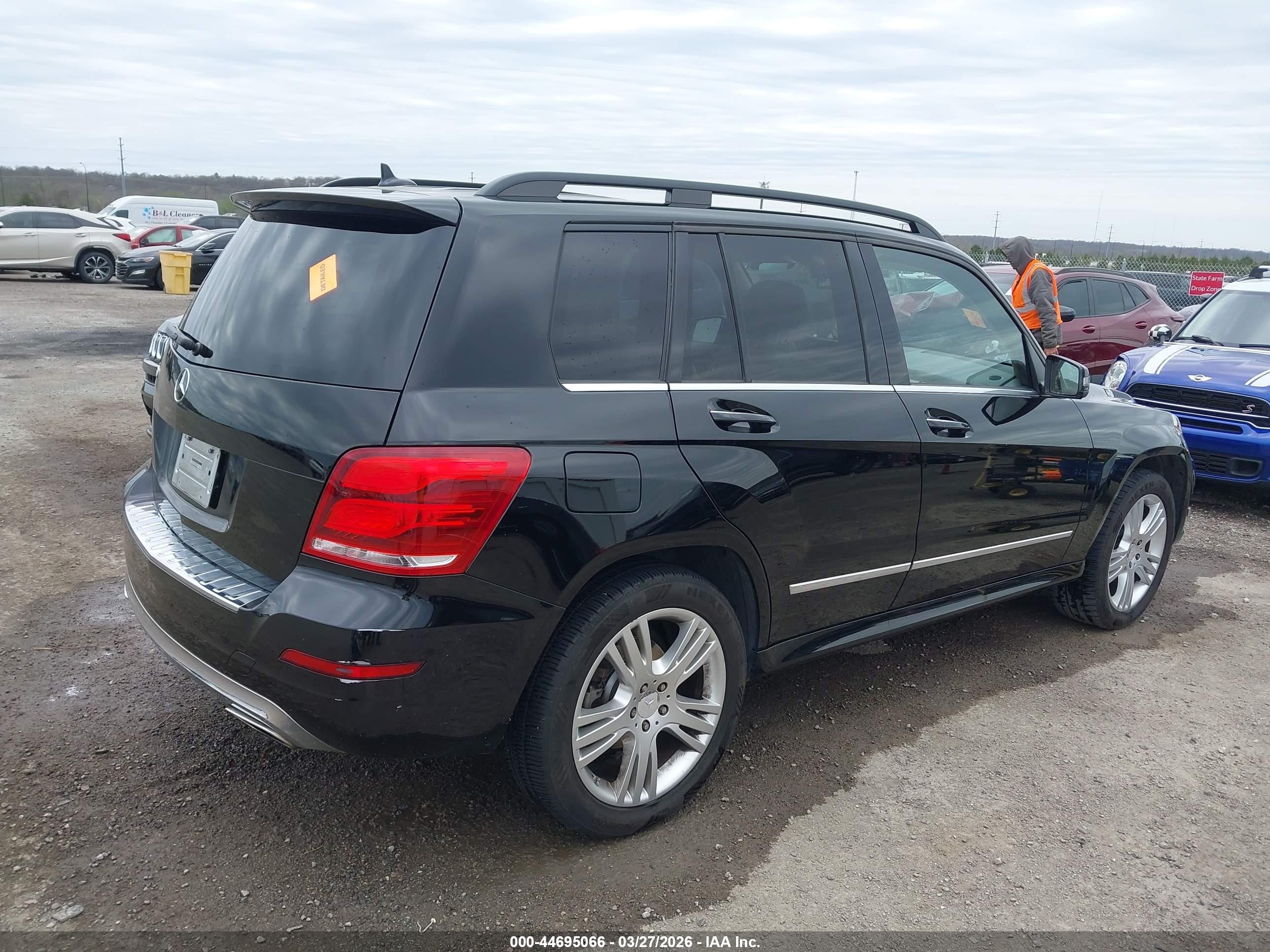 2013 Mercedes-benz Glk 350   Черный vin: WDCGG5HB0DF989640