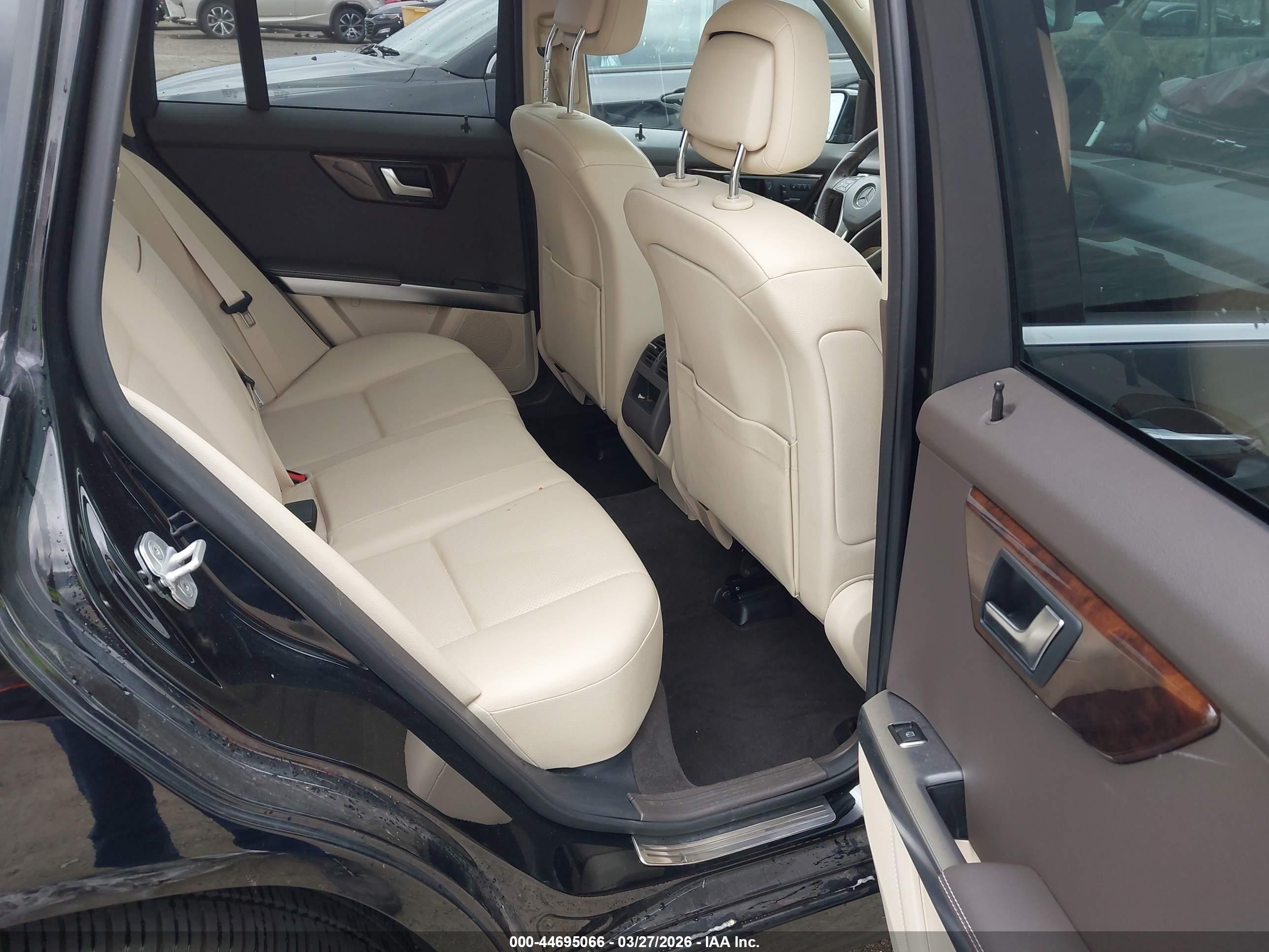2013 Mercedes-benz Glk 350   Черный vin: WDCGG5HB0DF989640