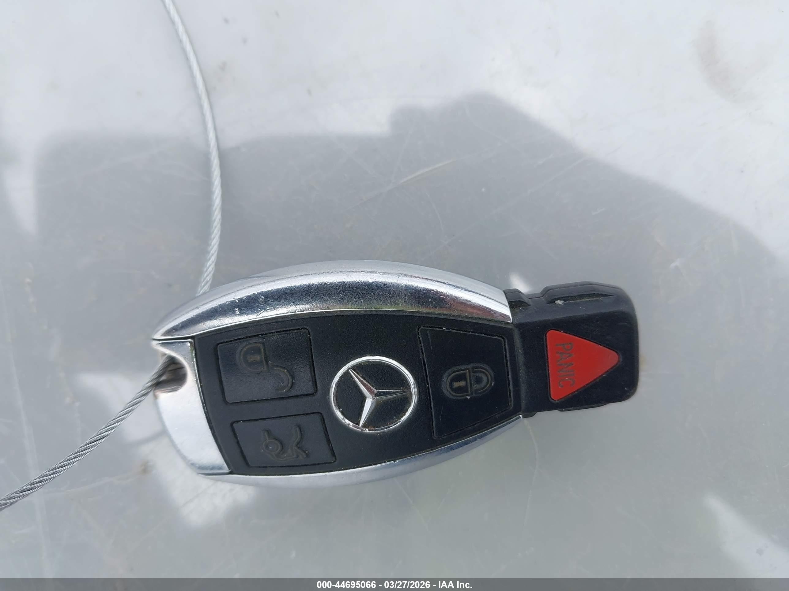 2013 Mercedes-benz Glk 350   Черный vin: WDCGG5HB0DF989640