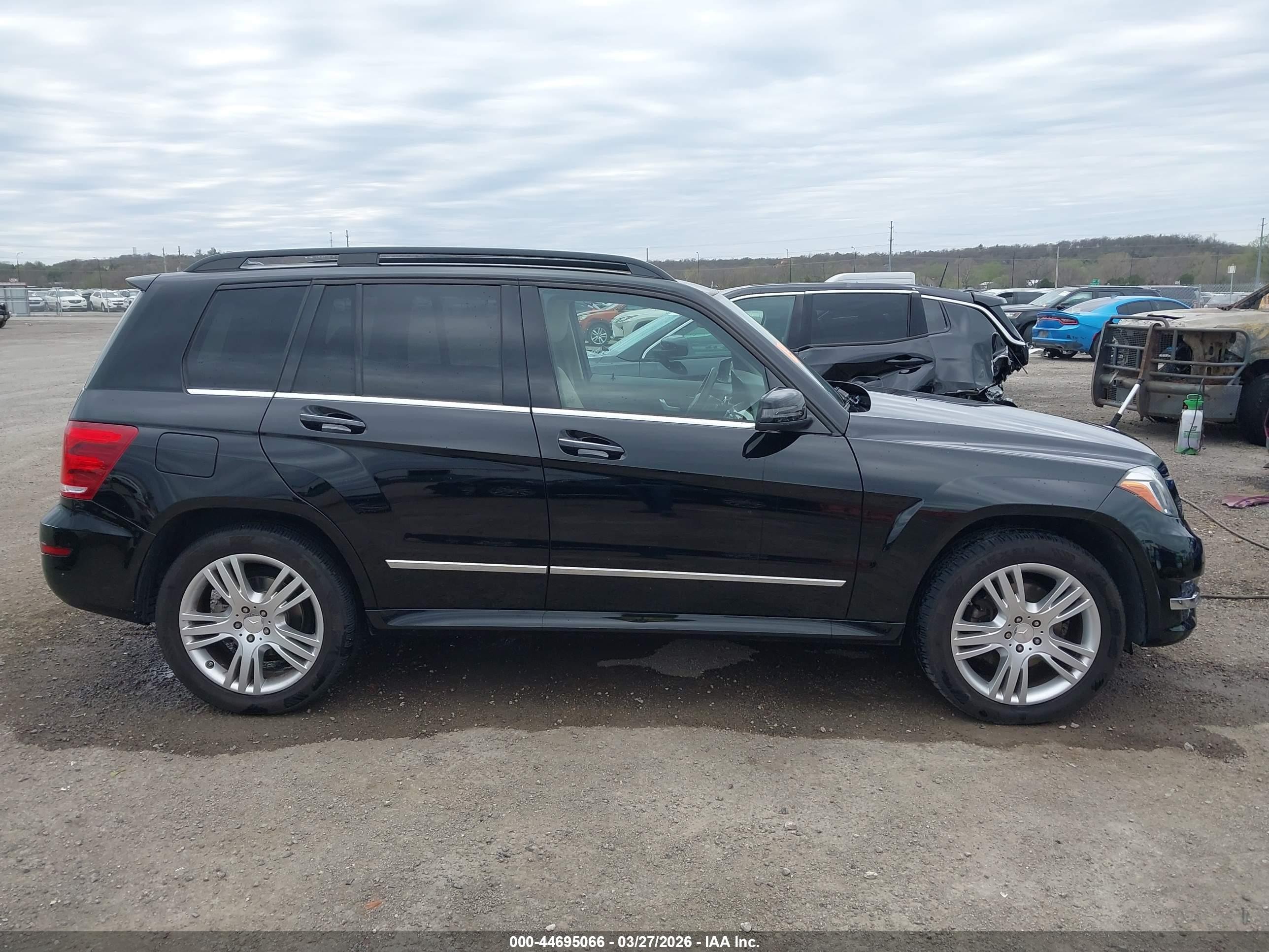 2013 Mercedes-benz Glk 350   Черный vin: WDCGG5HB0DF989640
