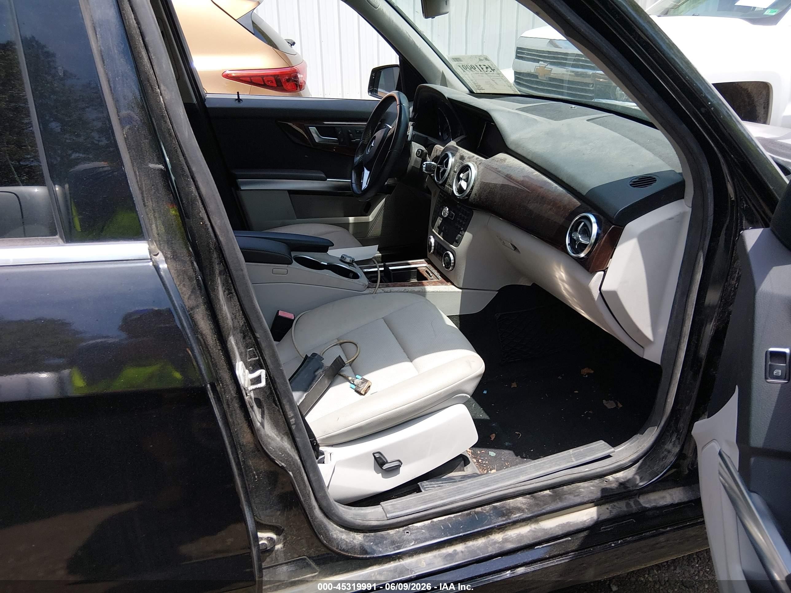2013 Mercedes-benz Glk 350   Black vin: WDCGG5HB0DG040289