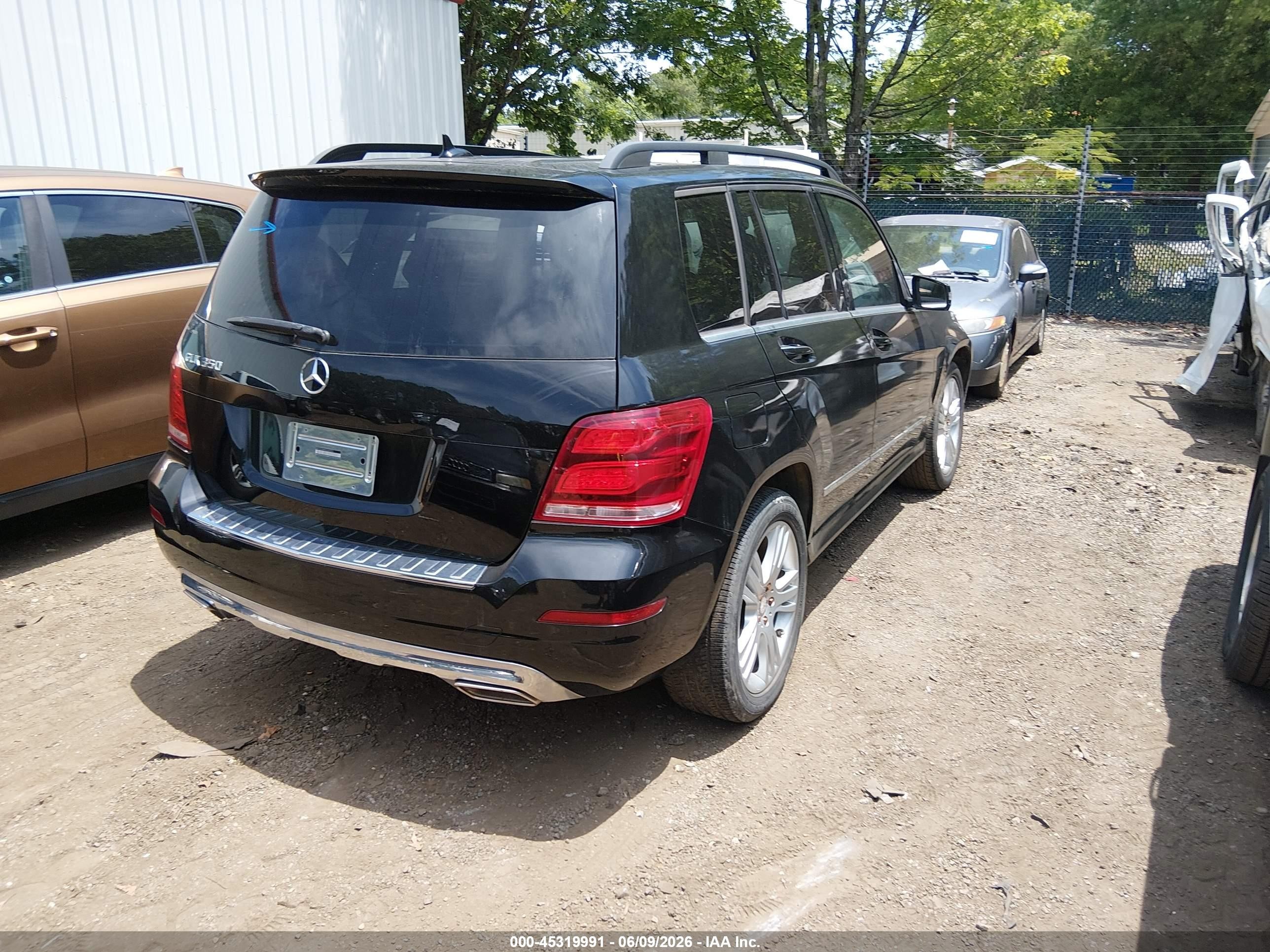 2013 Mercedes-benz Glk 350   Black vin: WDCGG5HB0DG040289