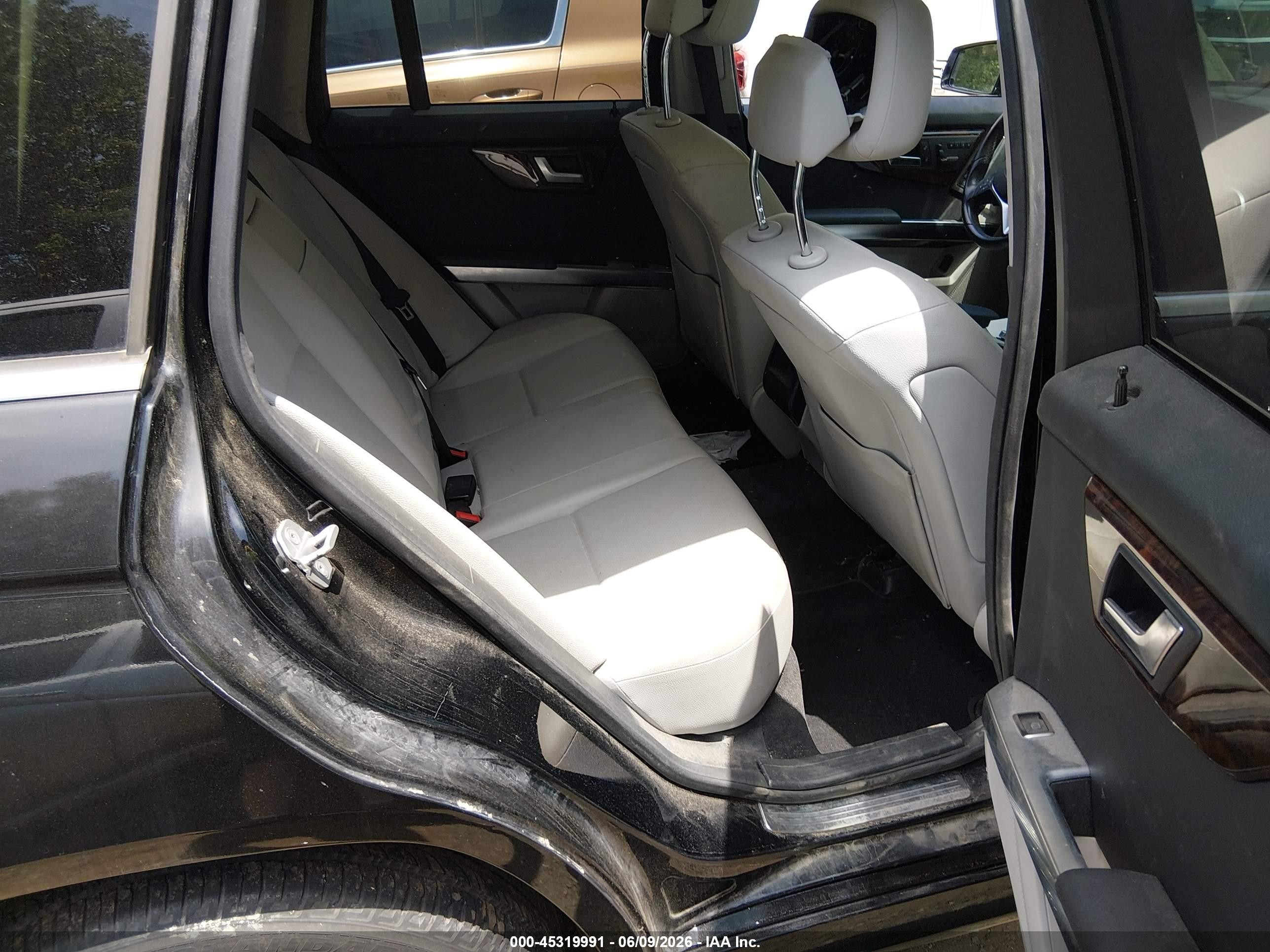 2013 Mercedes-benz Glk 350   Black vin: WDCGG5HB0DG040289
