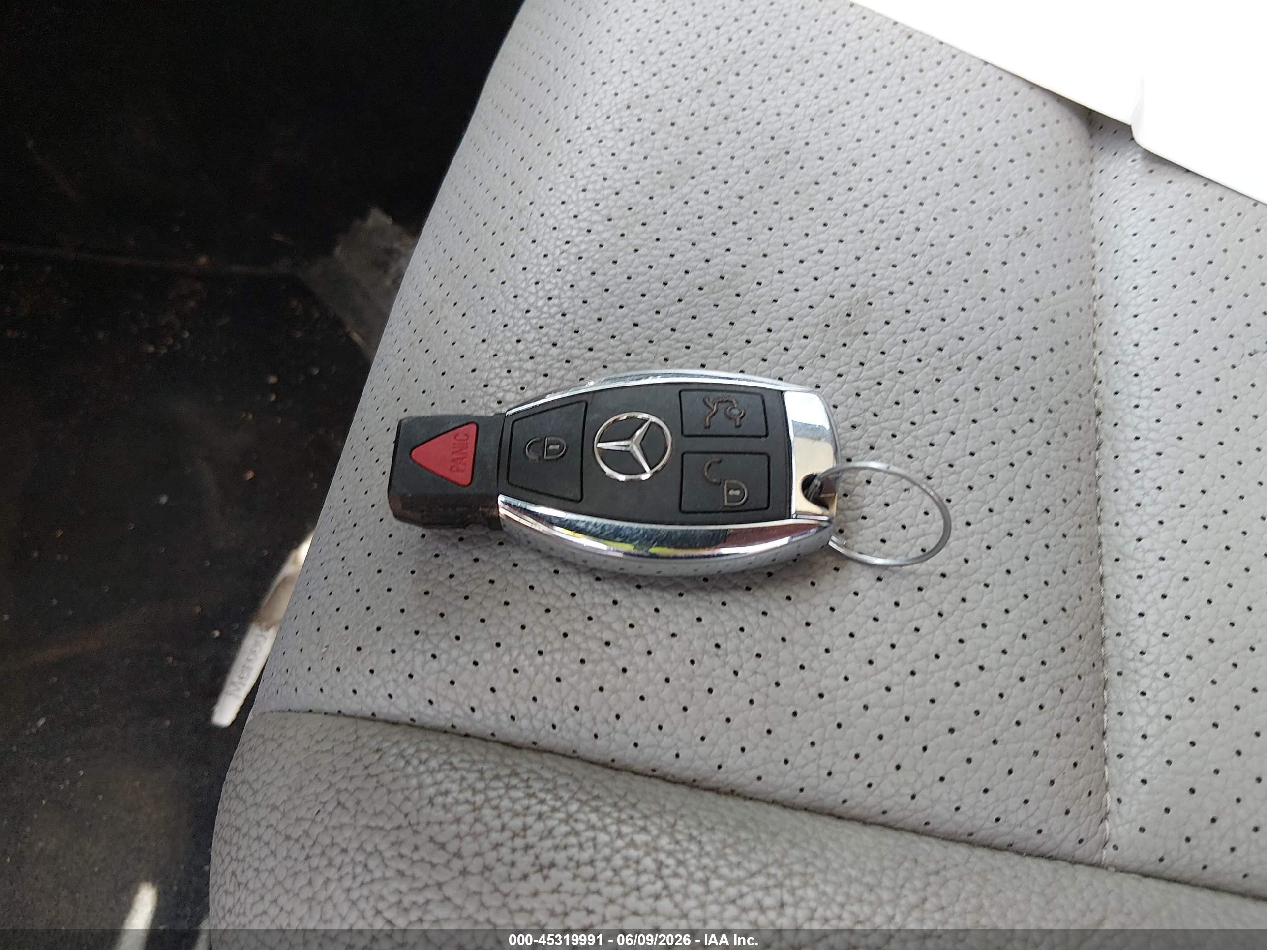 2013 Mercedes-benz Glk 350   Black vin: WDCGG5HB0DG040289