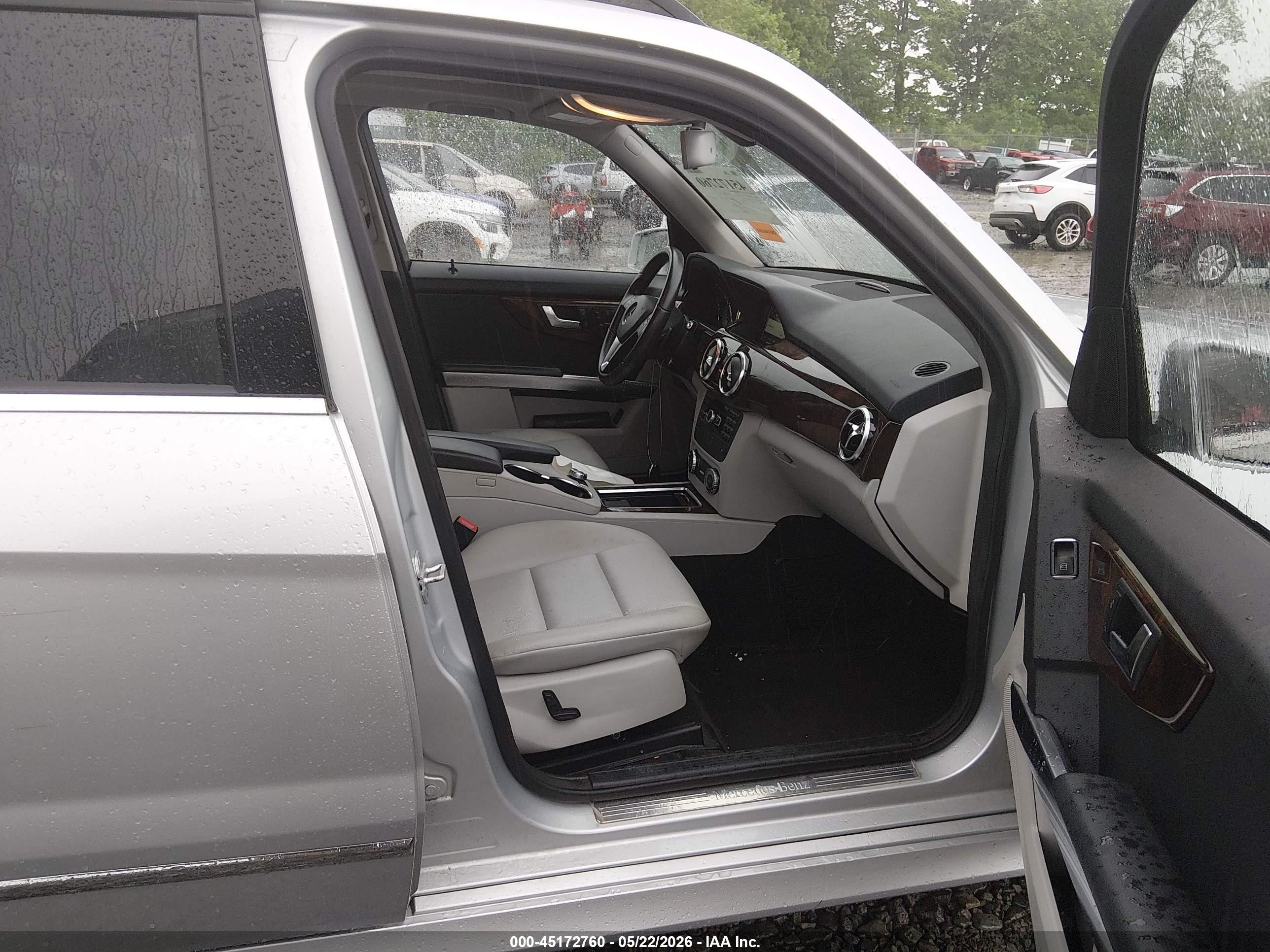 2014 Mercedes-benz Glk 350   Silver vin: WDCGG5HB0EG242101